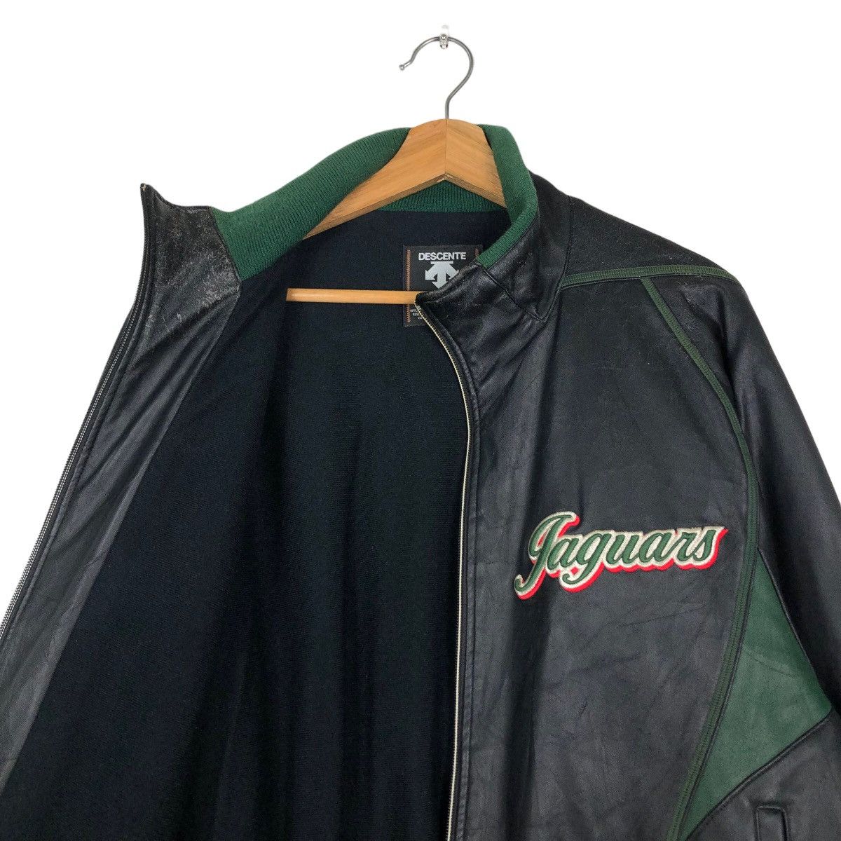 Japanese Brand Vintage Bomber Jacket Descente Big Logo Embroidered Jaguars Size US M / EU 48-50 / 2 - 12 Thumbnail