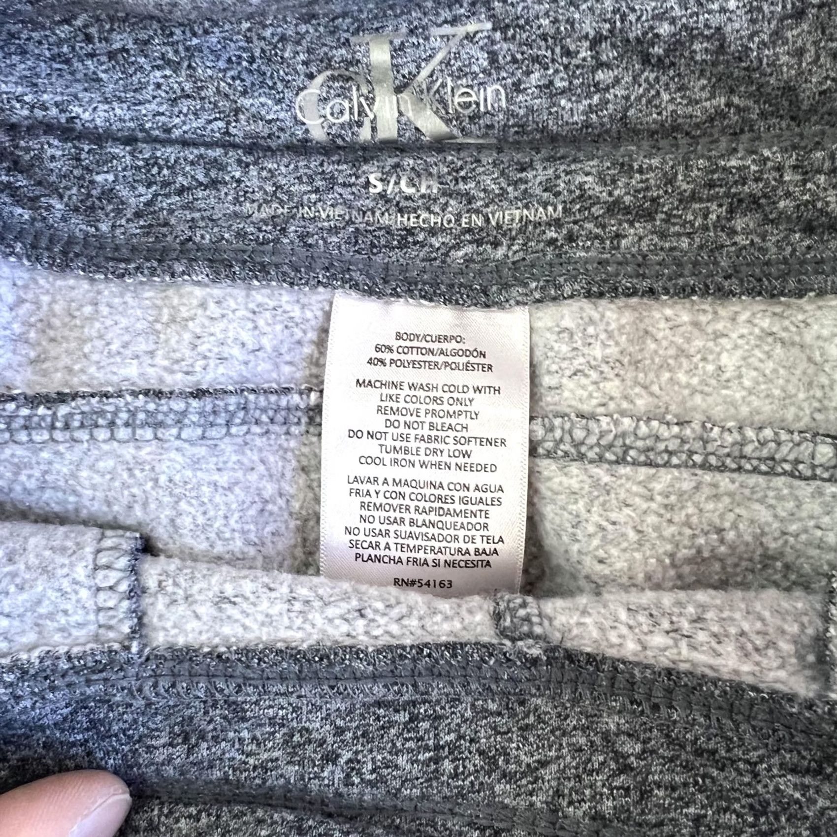 Calvin Klein Calvin Klein Sweatpants Womens Small Gray Fleece Joggers Elastic Waist Logo Size 28" / US 6 / IT 42 - 2 Thumbnail