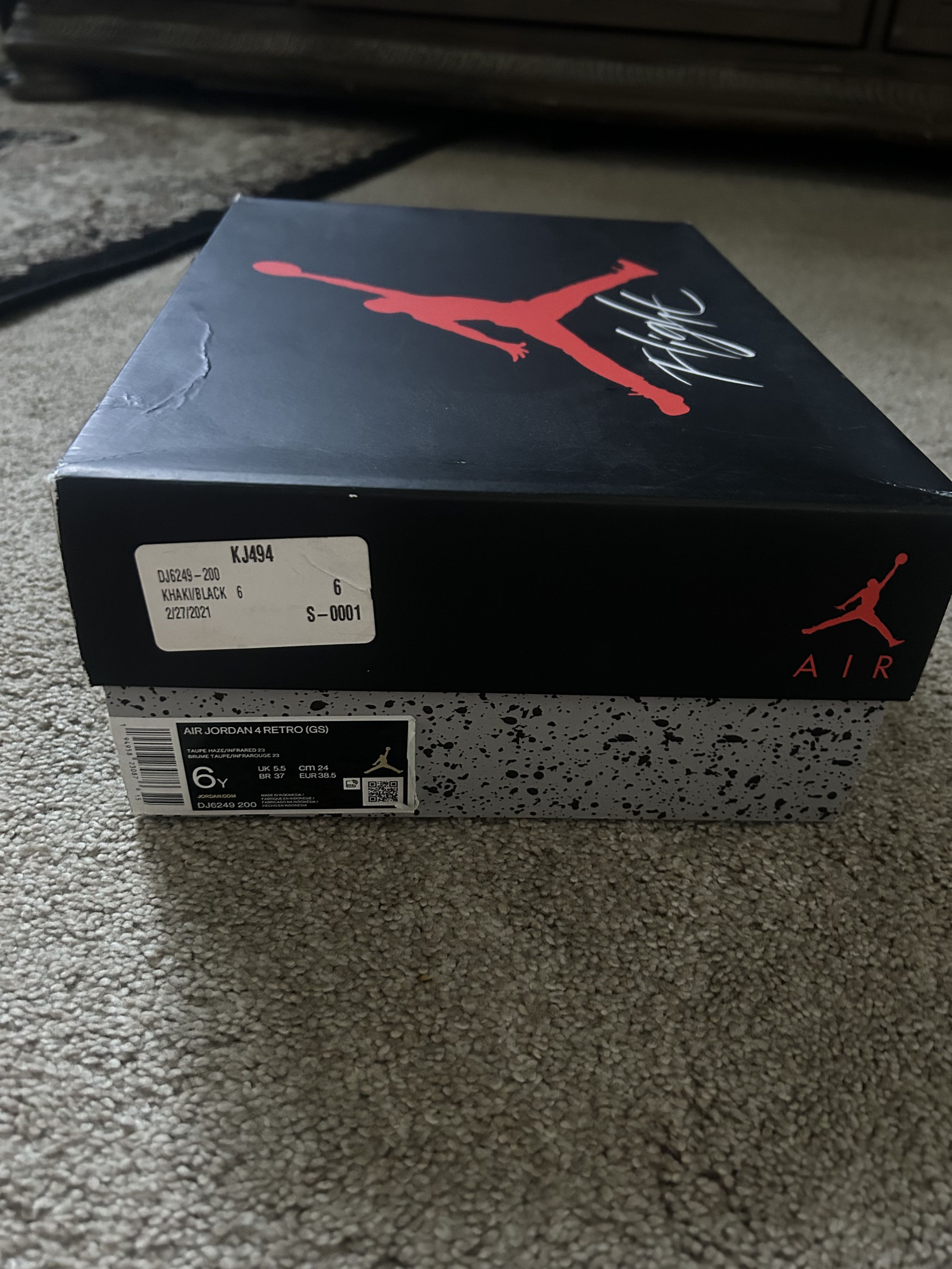 Jordan Brand Air Jordan 4 Retro (GS) Size US 6 / EU 39 - 5 Thumbnail
