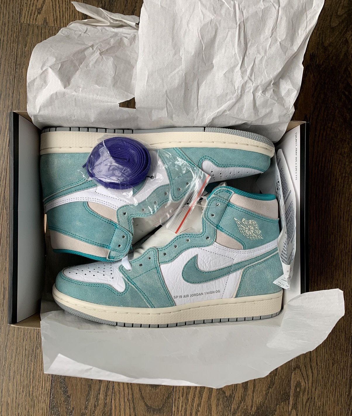 Jordan Brand AIR JORDAN 1 HIGH OG 'TURBO GREEN' Size US 8.5 / EU 41-42 - 2 Thumbnail