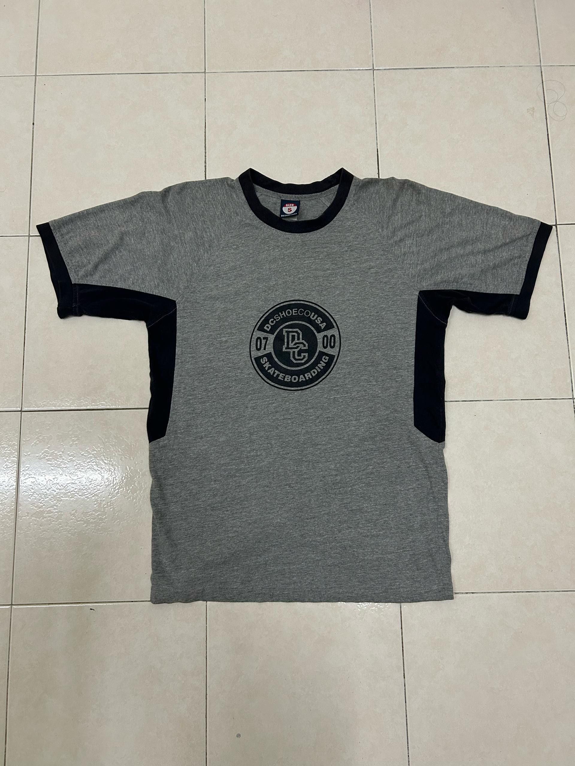 DC Dc Shoe Co USA Skateboard Vintage Tee Size US M / EU 48-50 / 2 - 2 Thumbnail