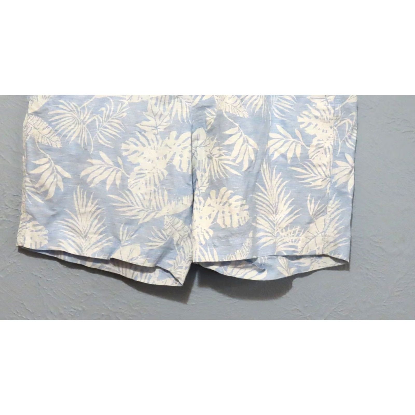 Chaps Chaps Men's 38 Linen Cotton Palm Leaf Print Shorts Blue White NWT Size US 38 / EU 54 - 2 Thumbnail