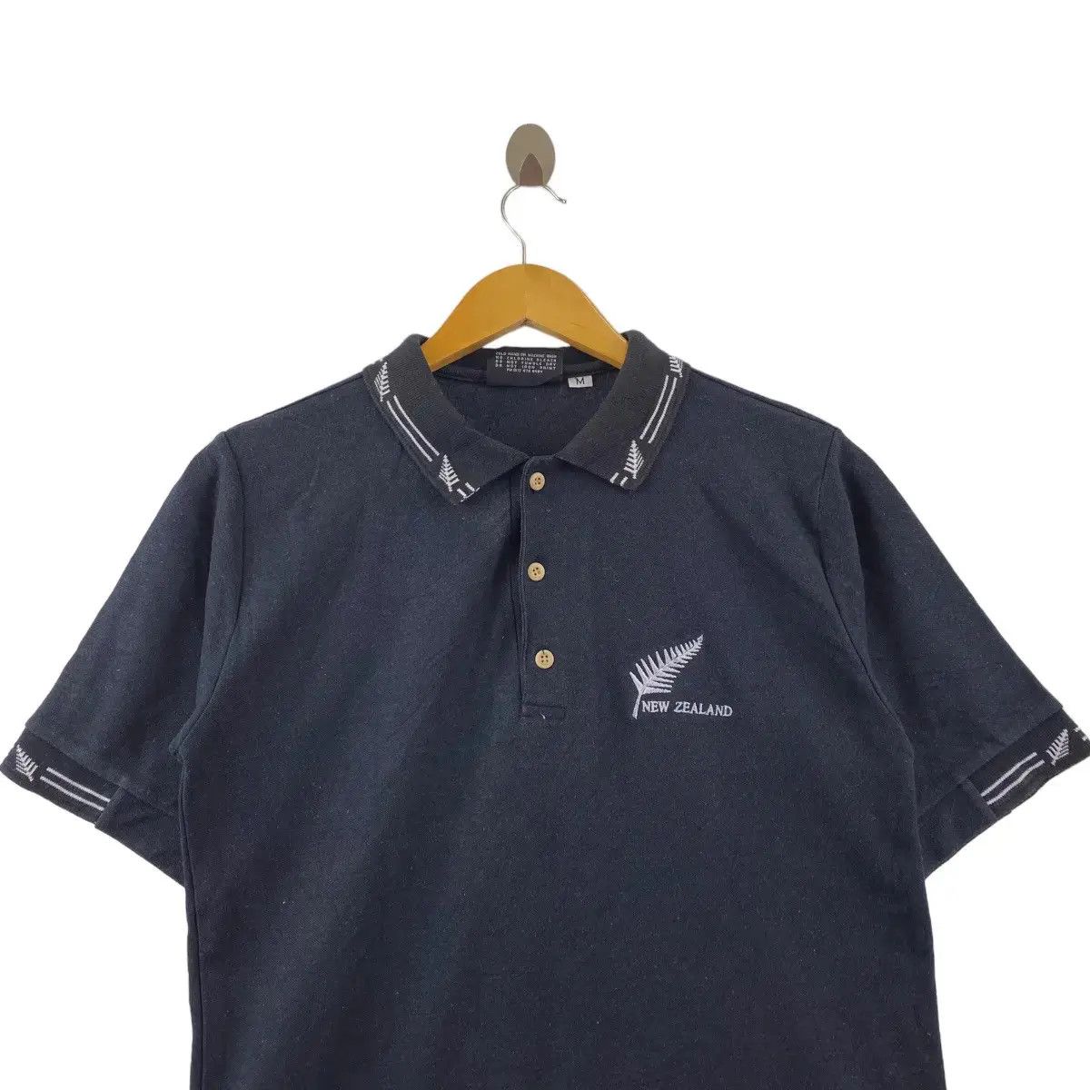 Vintage Vintage PLANET NEW ZEALAND Silvern Fern Flag Polo Tee Shirt Size US M / EU 48-50 / 2 - 4 Thumbnail
