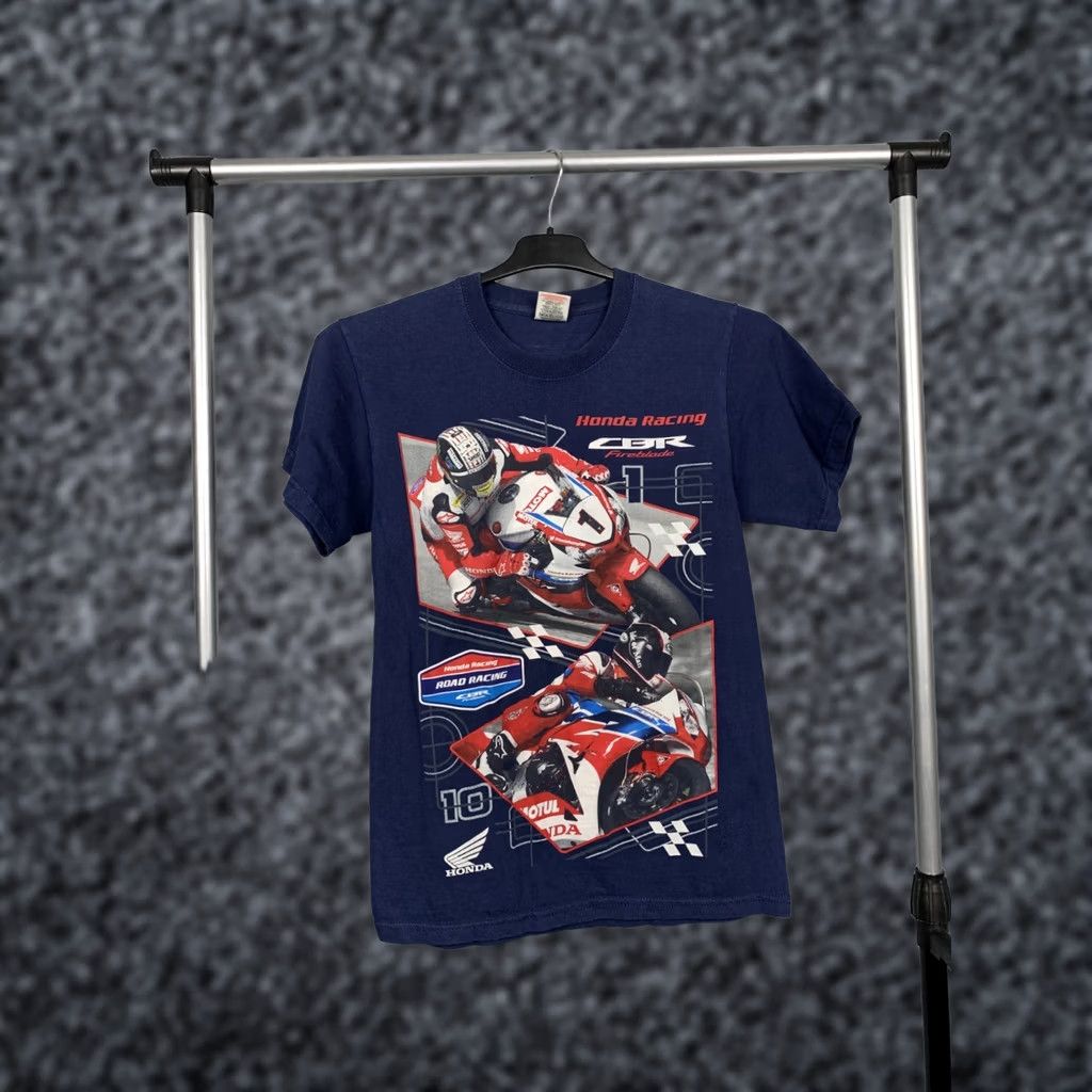 Honda Honda CBR Vintage Racing Team Mens Crew Neck T-Shirt Size S Blue Cotton Graphic Print Crew Neck Short Sleeve T-Shirt Mens Size US S / EU 44-46 / 1 - 1 Thumbnail