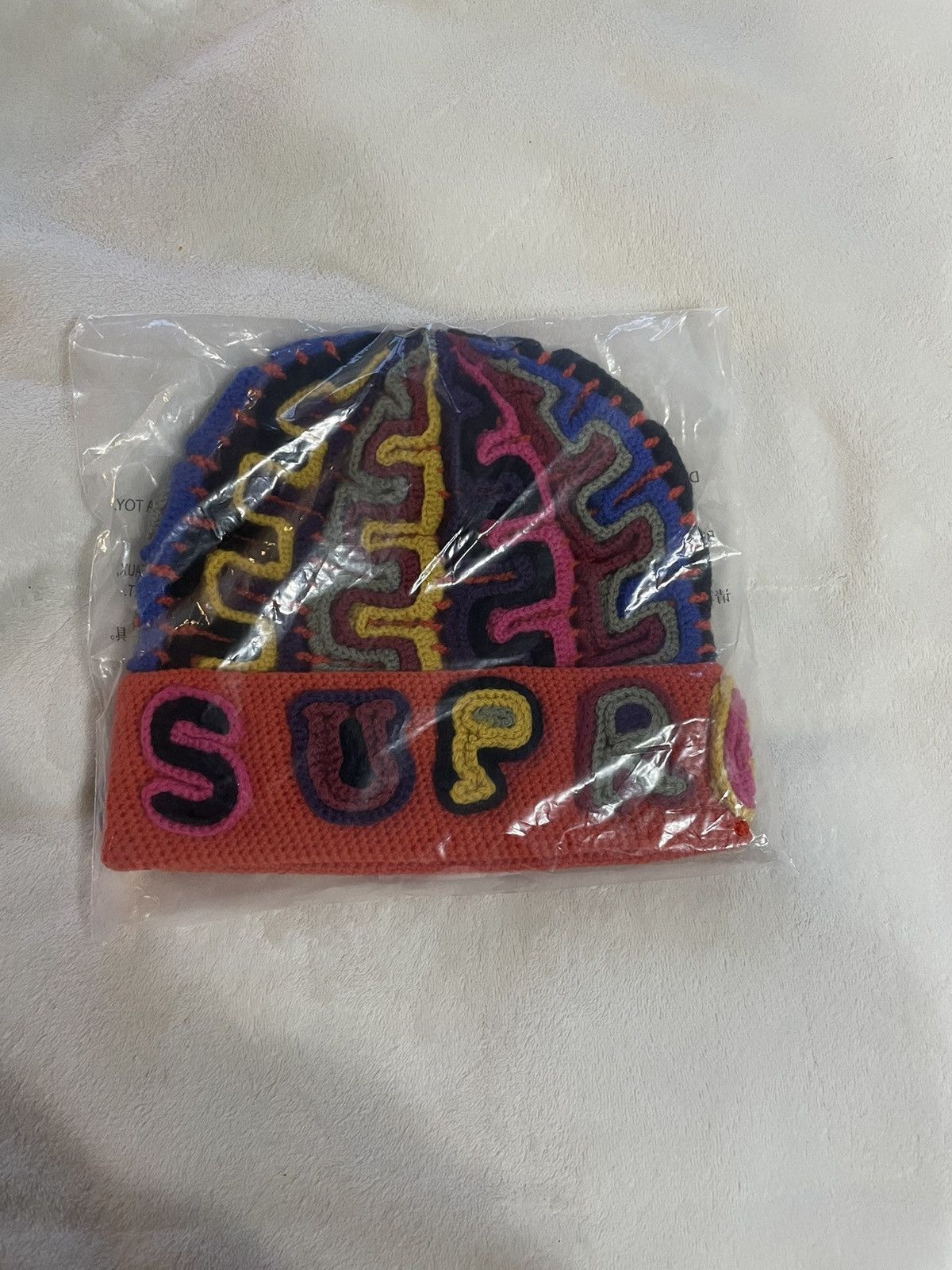 Supreme Supreme Beanie Yarn Appliqué (IN HAND) SHIPS NEXT DAY 