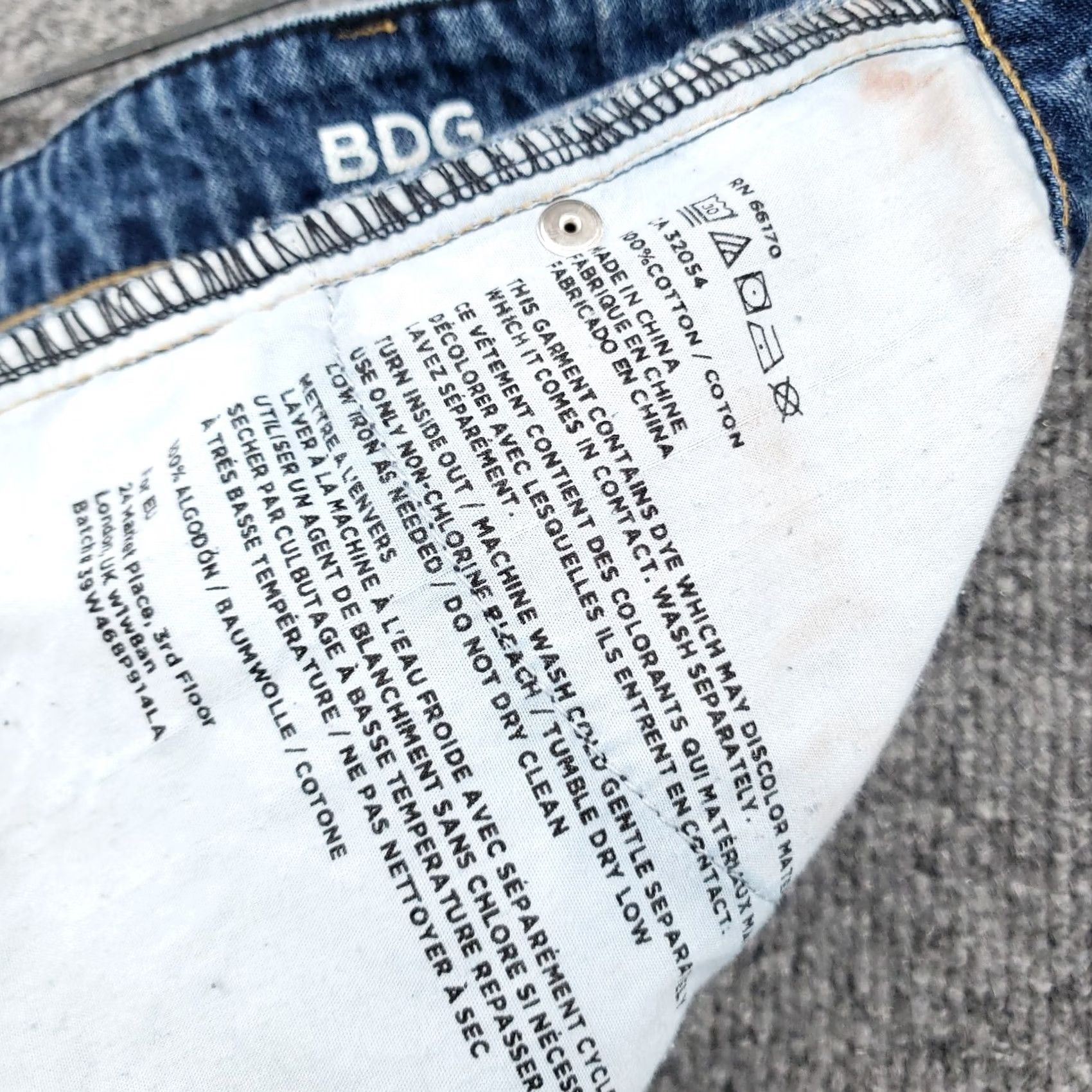 Bdg BDG Shorts Womens 27 Blue High Rise Denim Hot Pants Casual Regular Slim Fit Pockets Stone Wash Logo Button Zipper 90s? Size 27" / US 4 / IT 40 - 4 Thumbnail