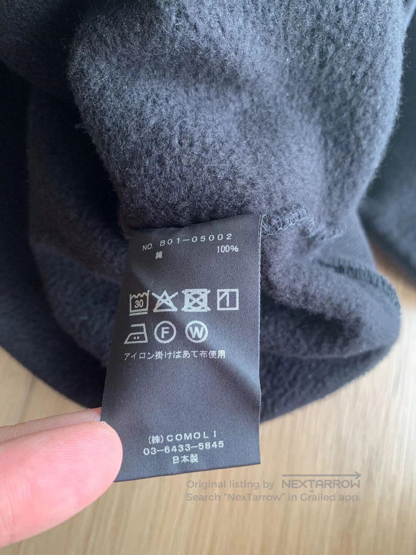 Comoli black crew neck sweatshirt with fleece lining. Size US L / EU 52-54 / 3 - 5 Thumbnail