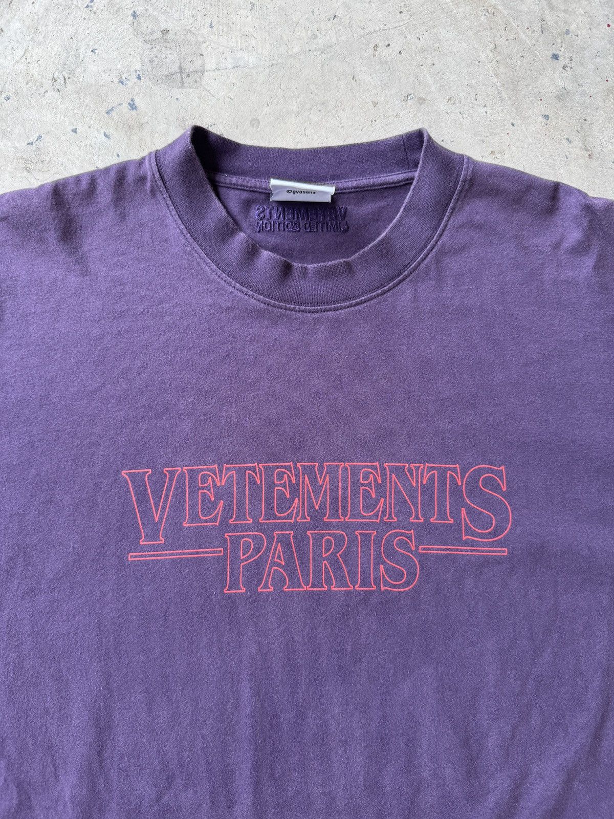 Vetements *RARE* VETEMENTS PARIS GVASALIA STRANGER THINGS NETFLIX TEE Size US S / EU 44-46 / 1 - 2 Thumbnail