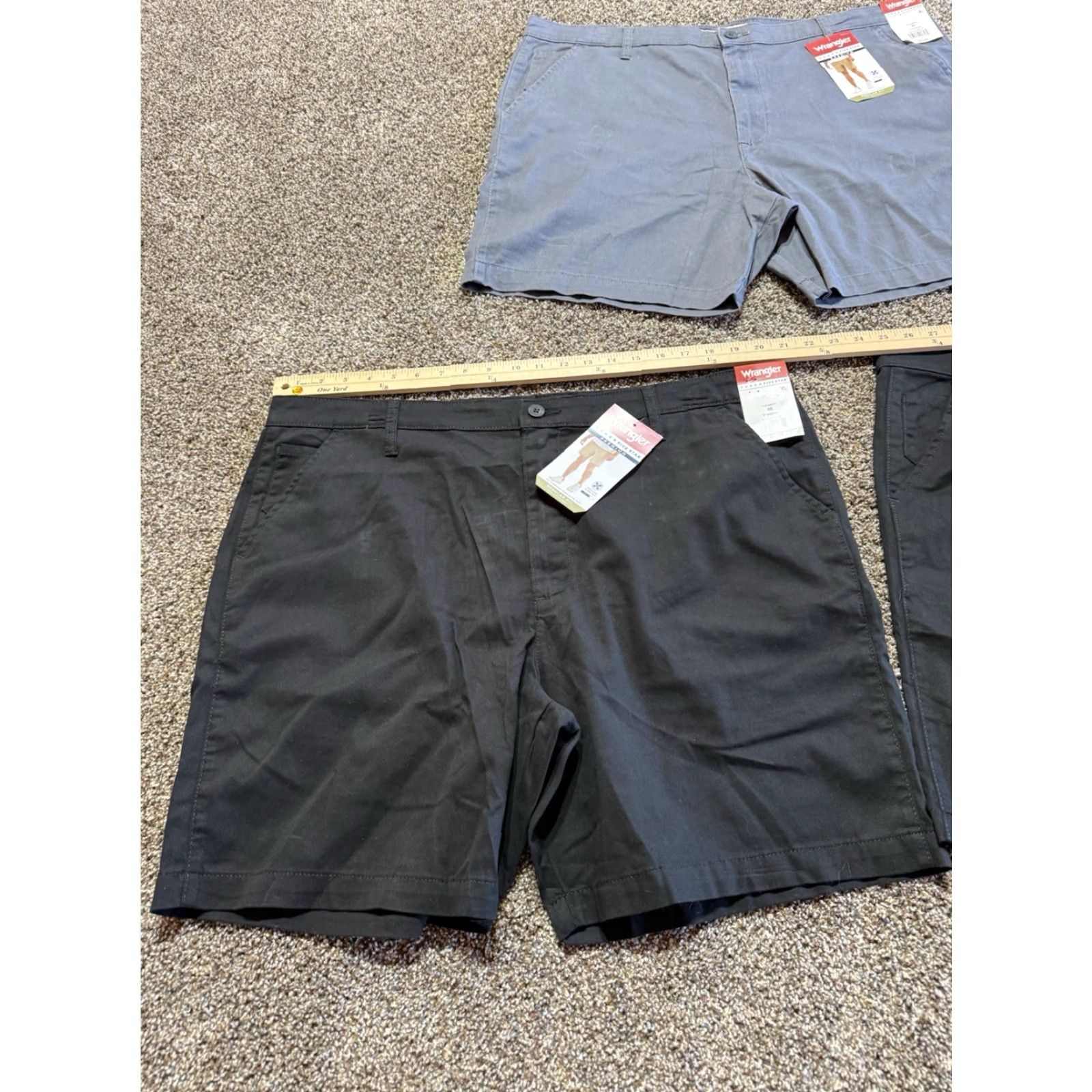 Wrangler Wrangler Mens Shorts 40 Chino 7" Inseam Stretch Regular Flat Front Pockets 3 Pack Gray Black New Modern Casual Size US 40 / EU 56 - 7 Thumbnail