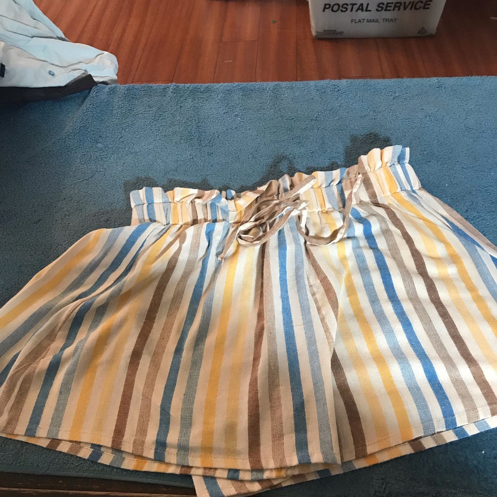 Shein SHEIN Lenin Shorts Women’s M multicolored Size 25" / US 0 / IT 36 - 1 Thumbnail