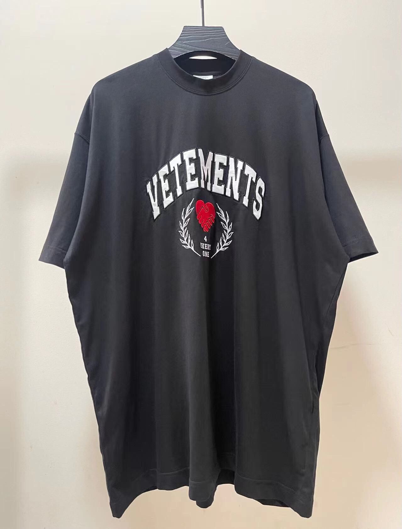 Vetements VETEMENTS Black 'No Time For Romance' T-Shirt