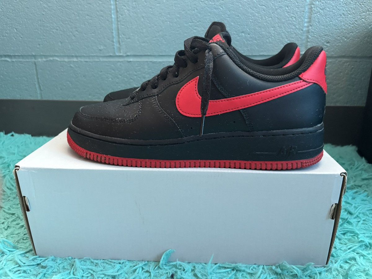 Nike Nike Air Force 1s Size US 9.5 / EU 42-43 - 2 Thumbnail