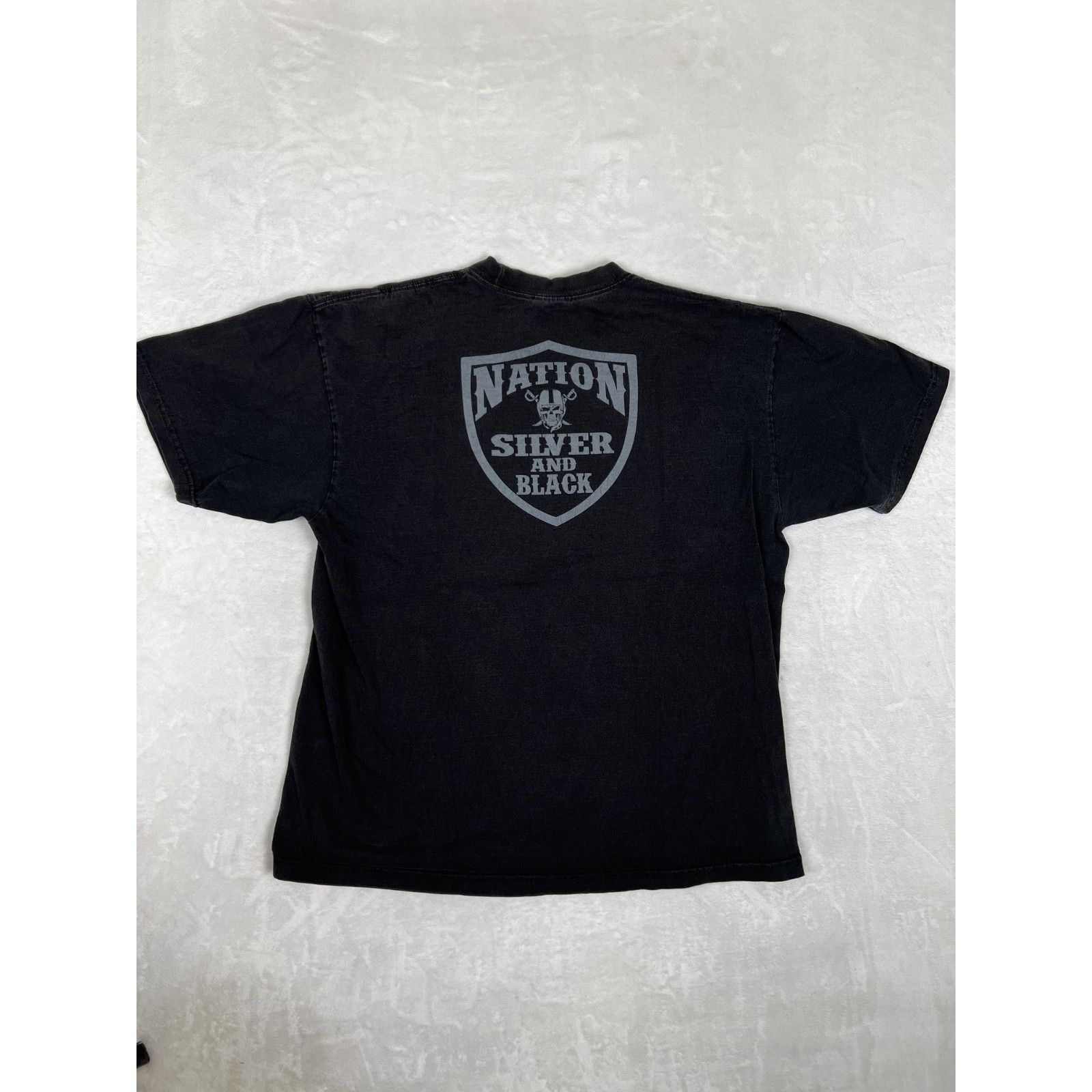 Gildan Vintage Oakland Raiders T-Shirt Size 2XL Y2K Raider Nation S Size US XXL / EU 58 / 5 - 6 Thumbnail