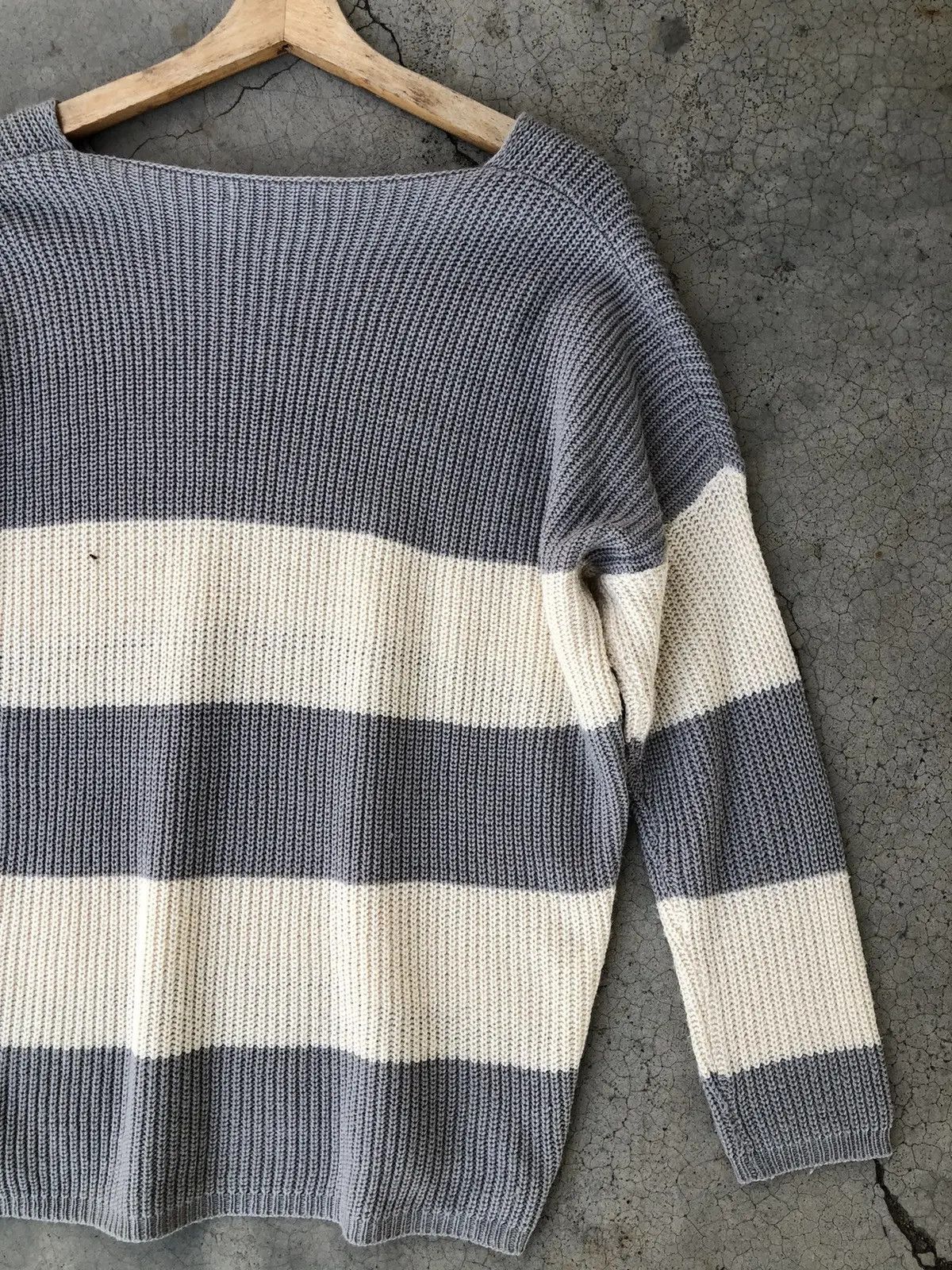 20471120 × Aran Isles Knitwear × Homespun Knitwear CableKnit V Neck Stripe Jumper Pullover Size US XL / EU 56 / 4 - 7 Thumbnail