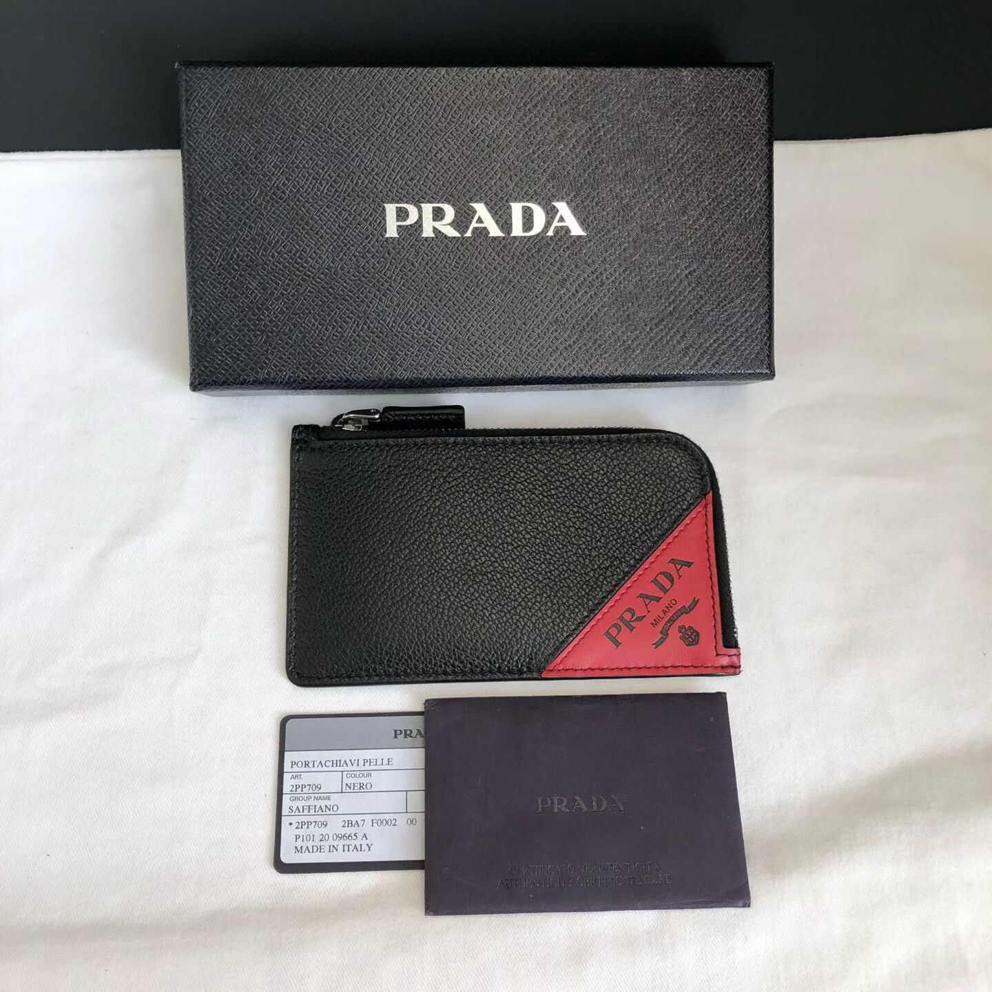 Prada Prada Classic Black Red Zip Card Case Size ONE SIZE - 1 Thumbnail