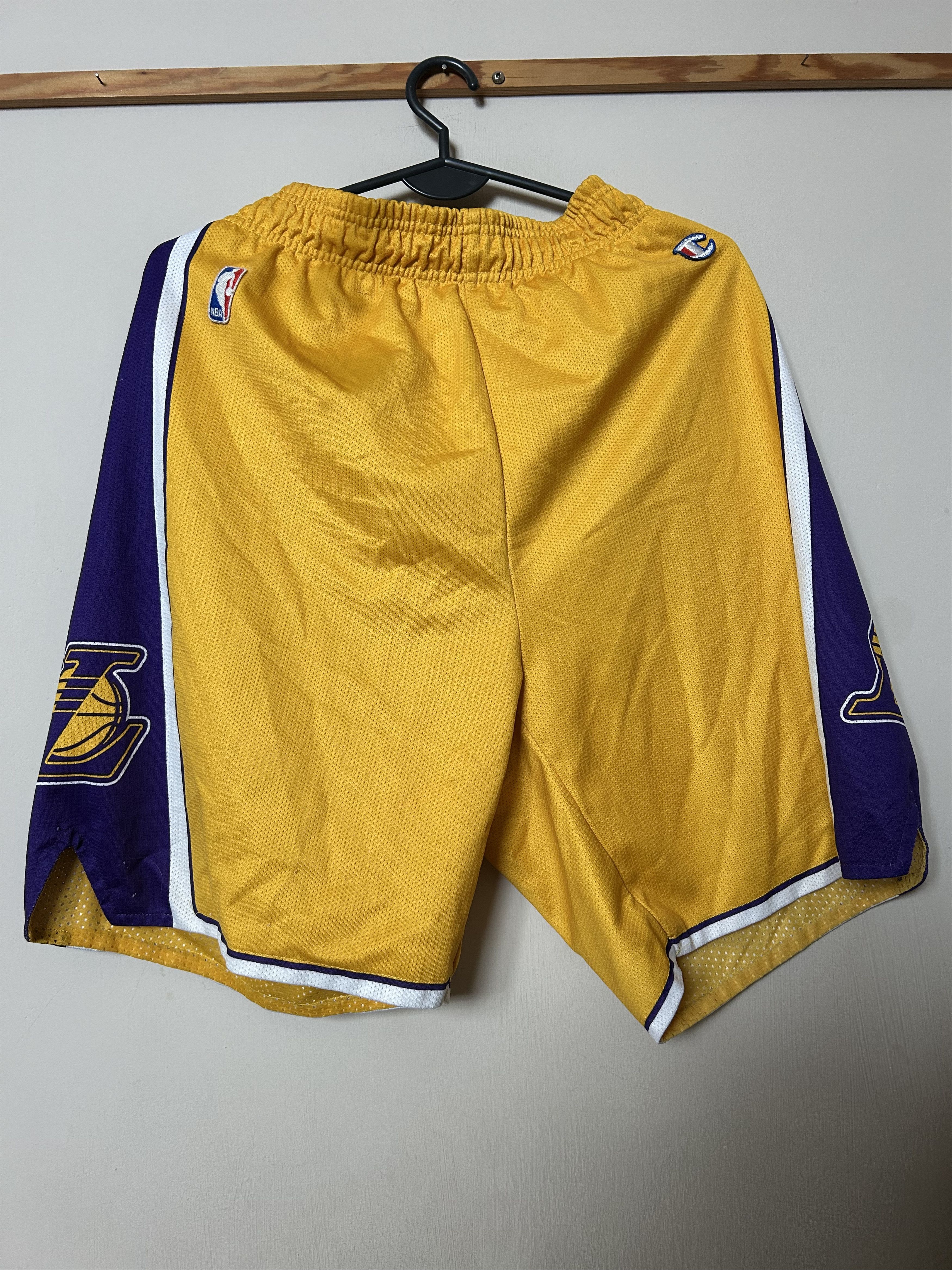 Champion Vintage LOS ANGELES LAKERS Shorts - Champion - L - SALE Size US 32 / EU 48 - 1 Thumbnail