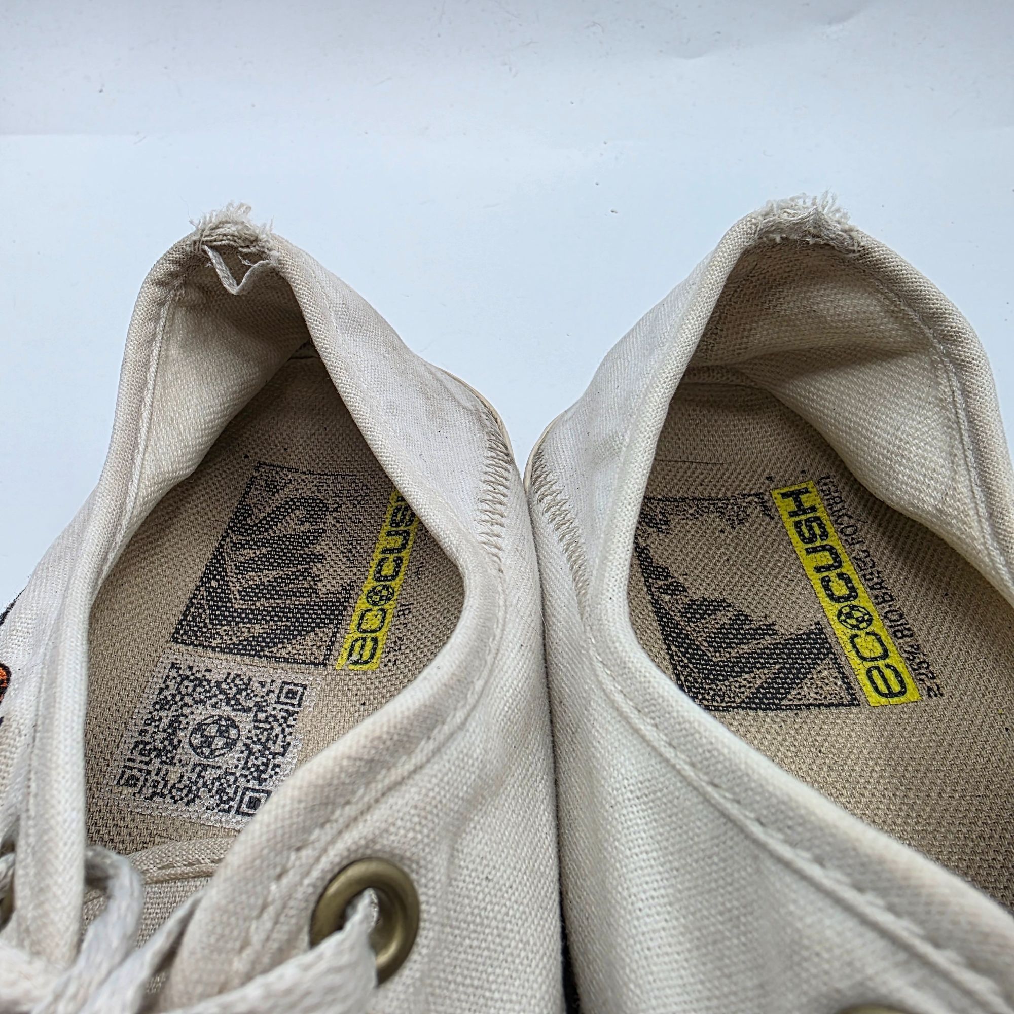 Vans Vans EcoCush Womens Size 9 White Canvas Sneakers Floral Embr Size US 9 / IT 39 - 9 Thumbnail