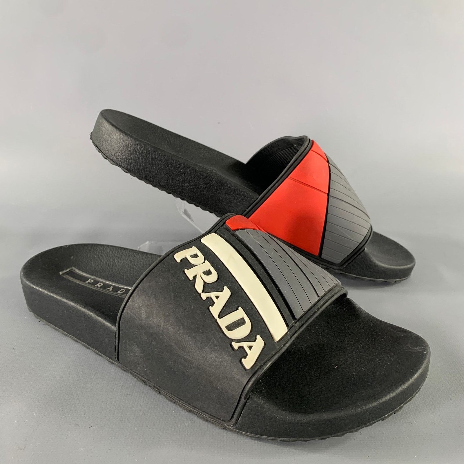 Prada PRADA Size 8 Black & White Logo Rubber Slide Sandals Size US 8 / EU 41 - 1 Thumbnail