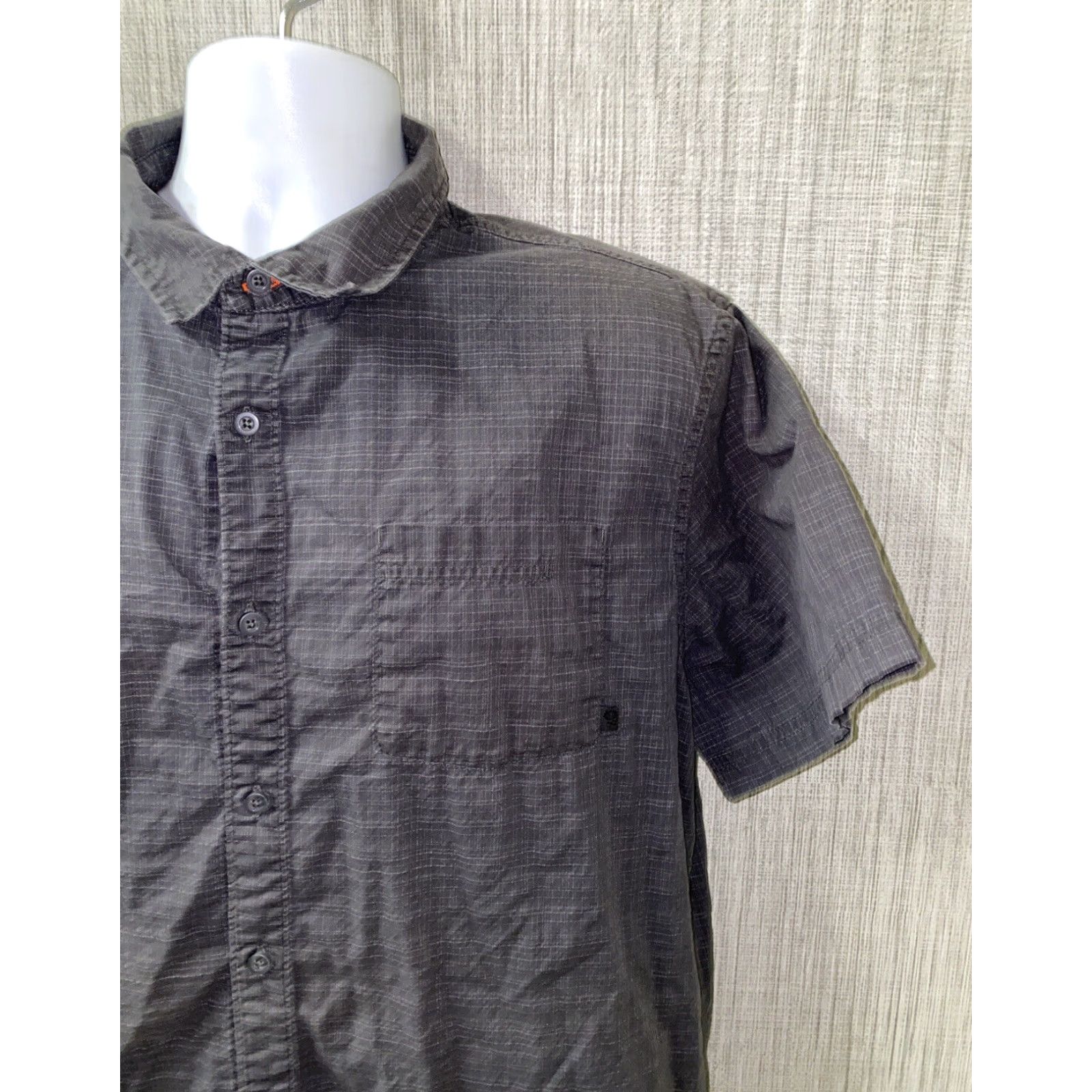 Mountain Hardwear Mountain Hardwear Mens Gray Short Sleeve Button Front Shirt Size L Size US L / EU 52-54 / 3 - 2 Thumbnail