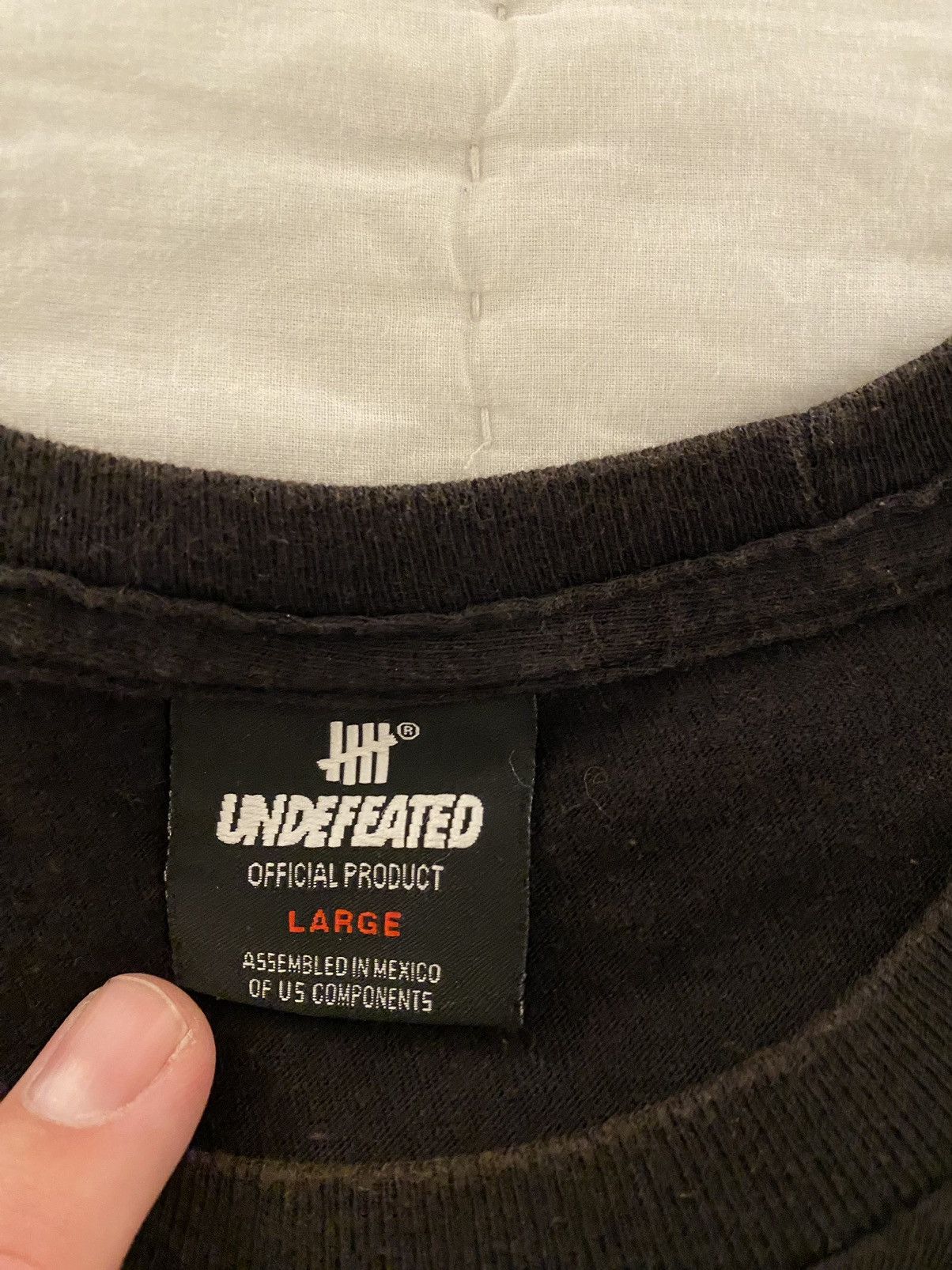 Undefeated Undefeated Middle Finger Play Dirty T-shirt Large Size US L / EU 52-54 / 3 - 7 Thumbnail