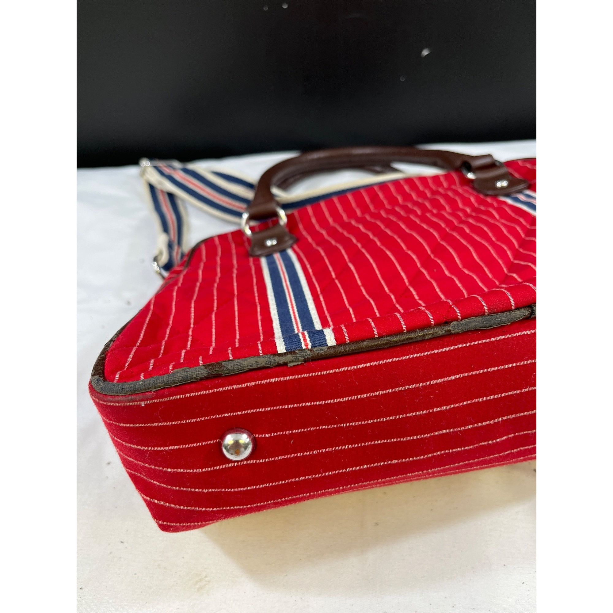 Vera Bradley Vera Bradley Women's Red Striped Purse/Crossbody SKU 5675 Size ONE SIZE - 9 Thumbnail