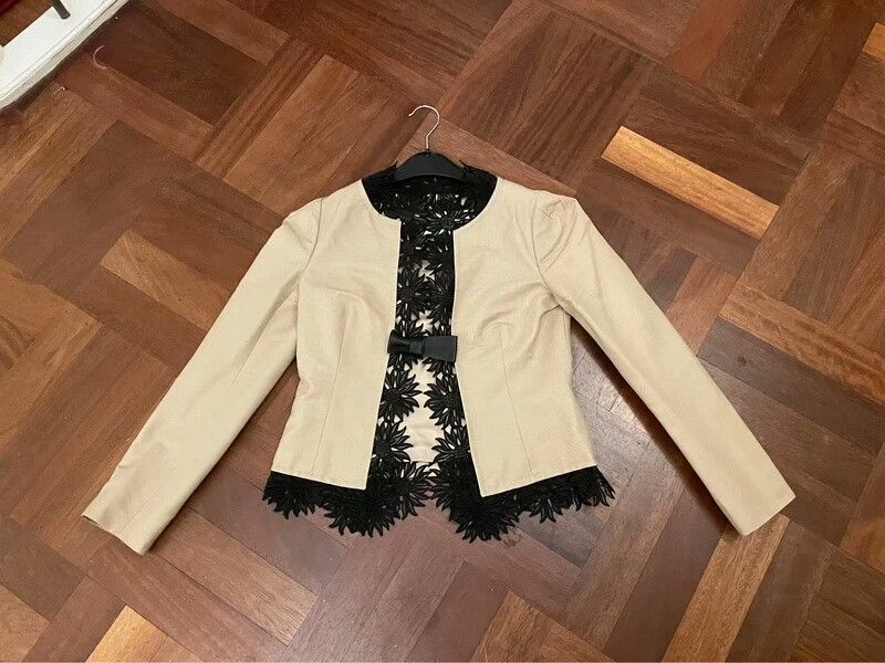 Valentino Valentino White Lace Bow Jacket Size 4 Size US S / EU 44-46 / 1 - 1 Thumbnail