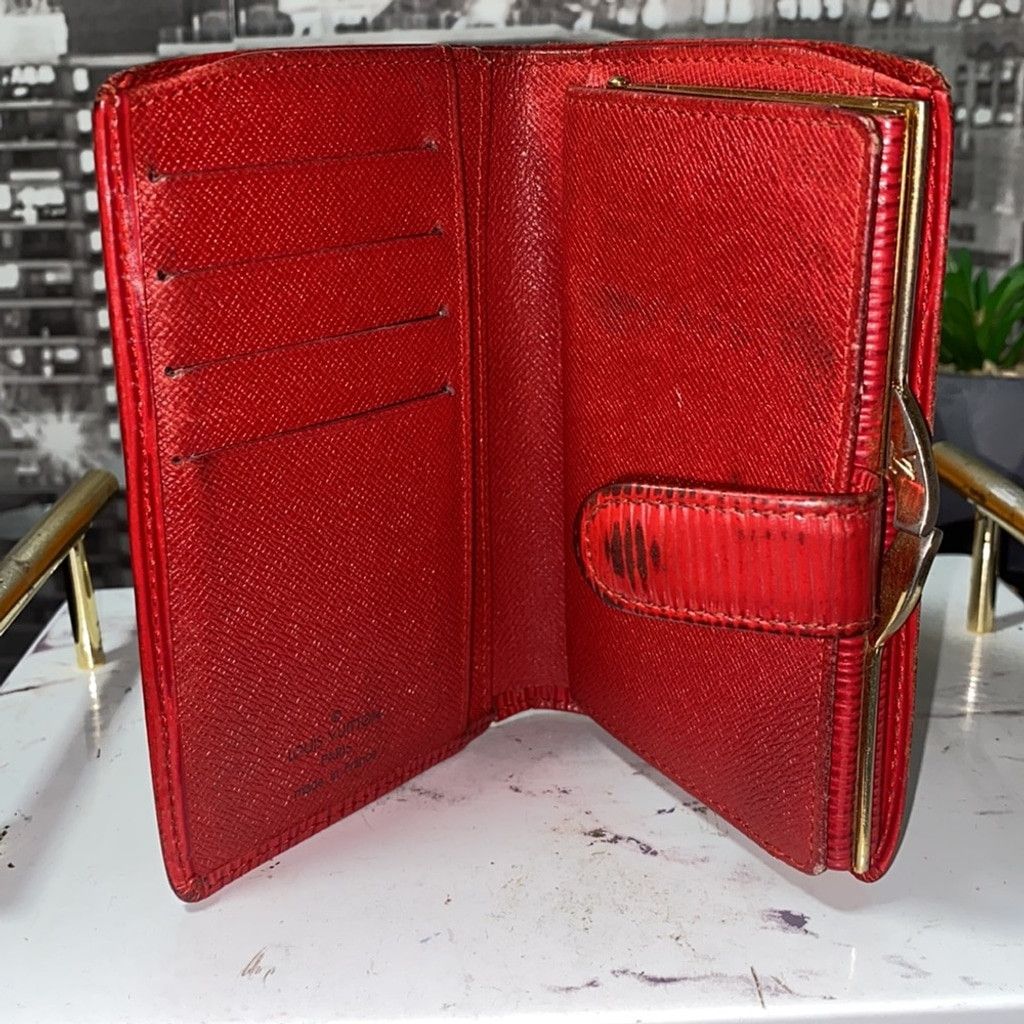 Louis Vuitton Authentic Louis Vuitton Epi Kisslock Wallet Size ONE SIZE - 6 Thumbnail