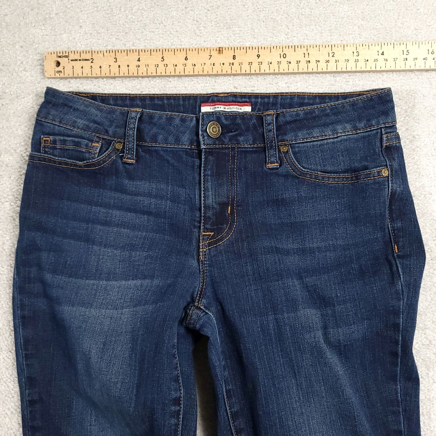 Tommy Hilfiger Tommy Hilfiger Denim Jeans Women's 2R Skinny Low Rise Logo Dark Wash Blue 5-Pocket Classic Slim Fit Mens? (note: final must not add uncertain gender) Size 26" / US 2 / IT 38 - 6 Thumbnail