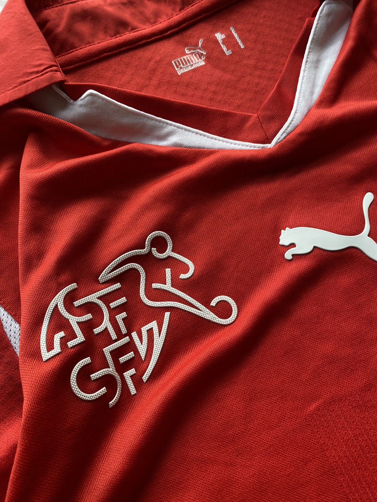 Puma PUMA Switzerland 2014/2015 Home Soccer Football Jersey Size US S / EU 44-46 / 1 - 5 Thumbnail