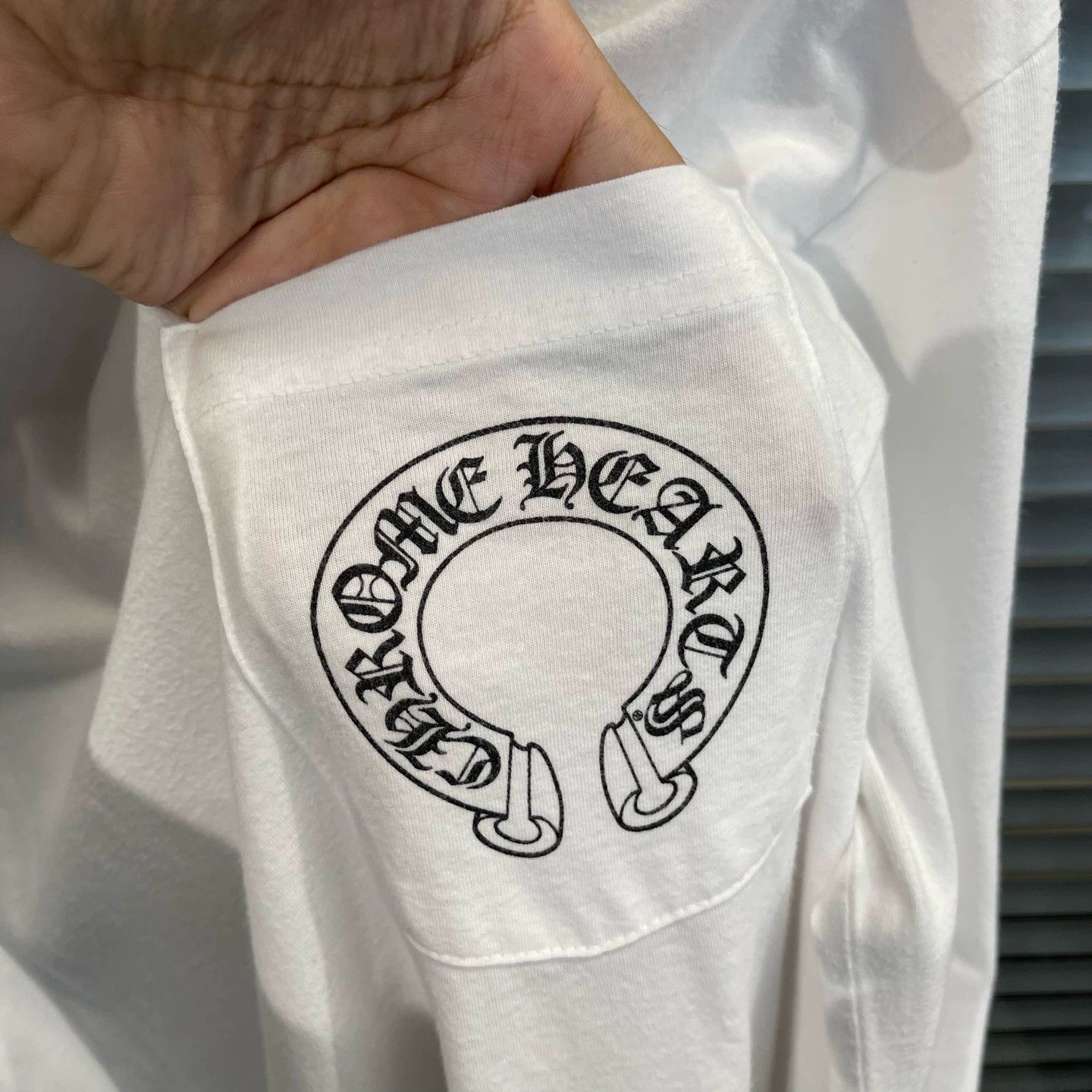 Chrome Hearts Chrome Hearts Classic Kylin Arm Horseshoe LS M Size US M / EU 48-50 / 2 - 4 Thumbnail