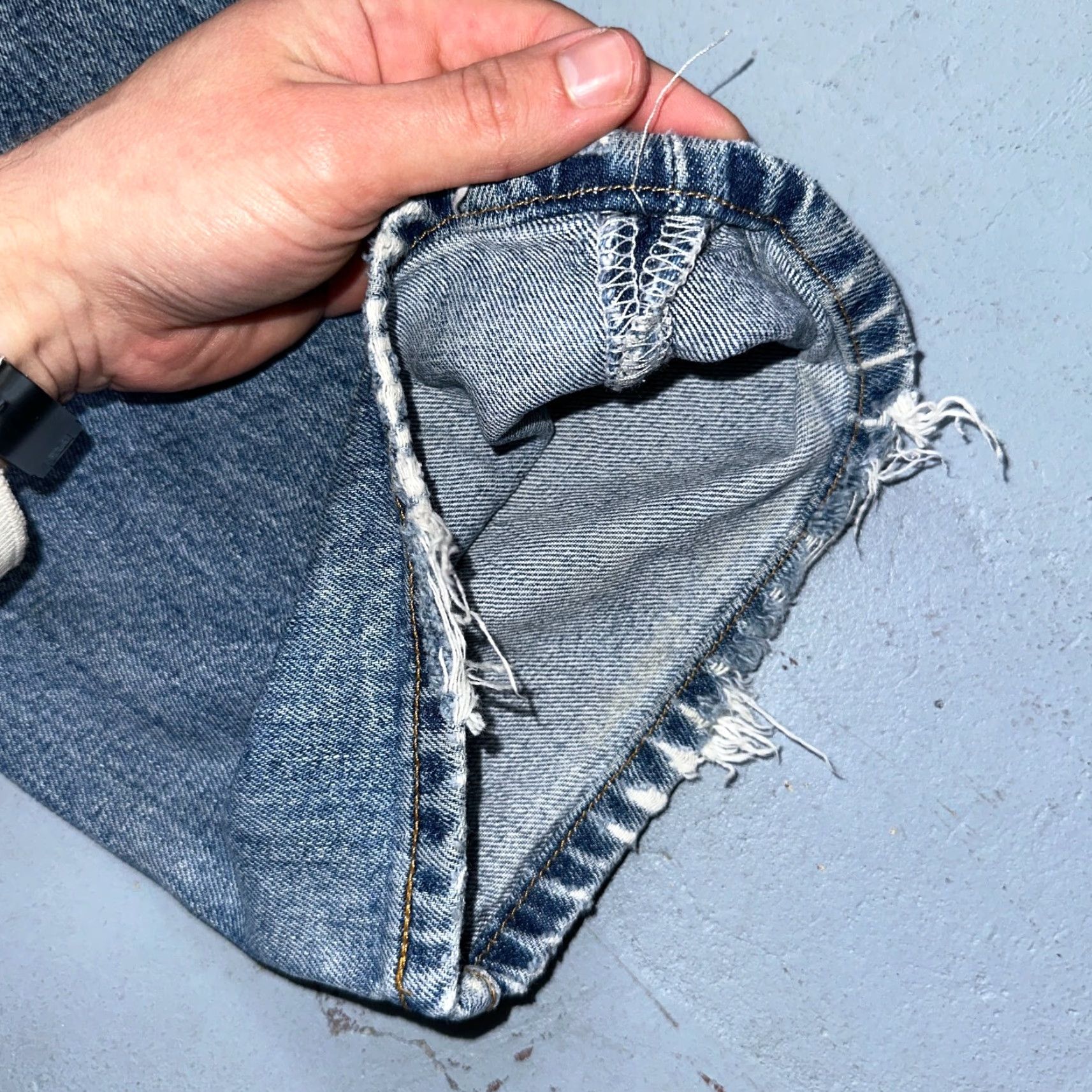 Levi's Levi's 501 Jeans Vintage 90s Straight Blue Denim Regular Mens 42 Light Wash 30 Inseam 38x32 ACT 38x32 Maison? (Wait) Size US 42 / EU 58 - 4 Thumbnail