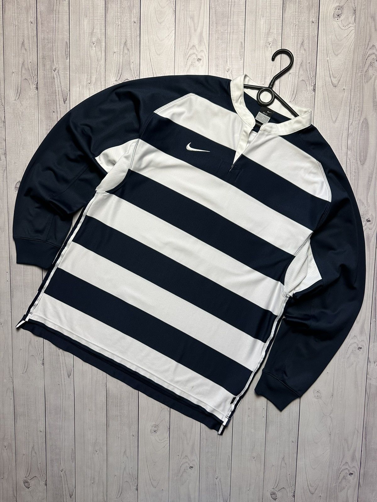 Vintage Vintage Nike Striped soccer jersey long sleeve size XL Size US XL / EU 56 / 4 - 1 Thumbnail