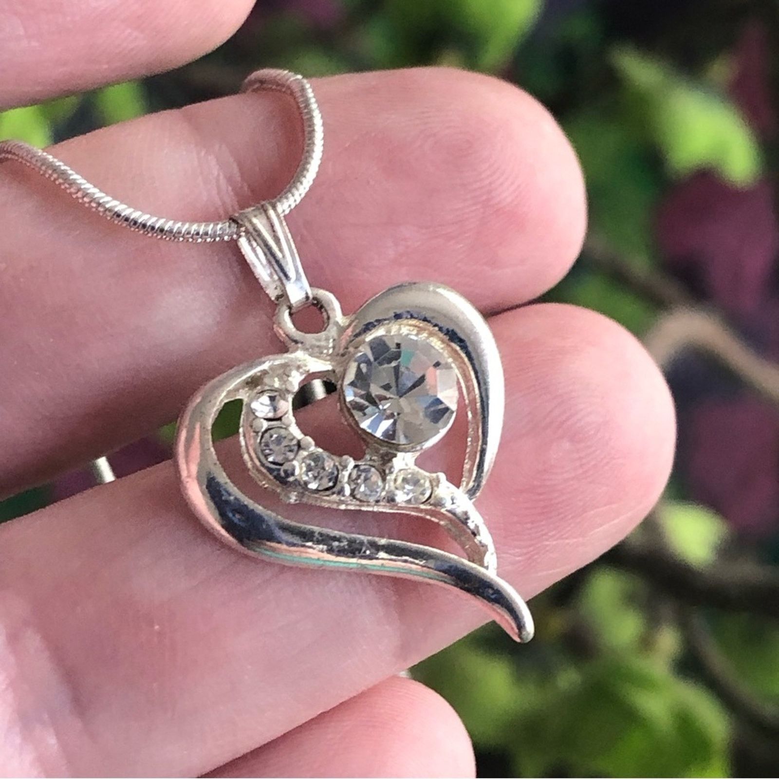 Vintage Vintage clear faceted stone heart pendant on chain necklace Size ONE SIZE - 2 Thumbnail