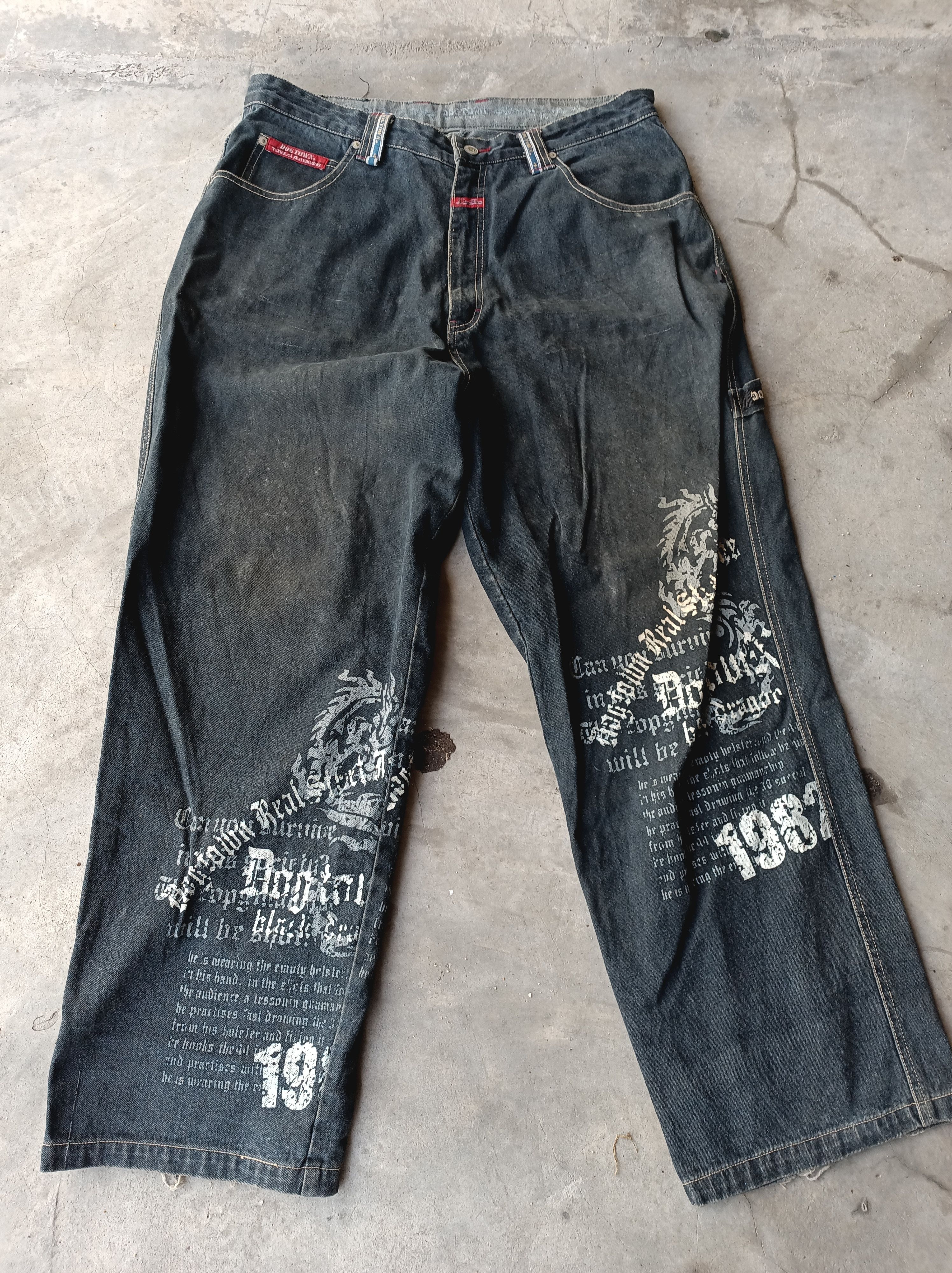 image of Vintage Baggy Dogtown Black Dragon Print Denim in Blue Distressed, Men's (Size 38)
