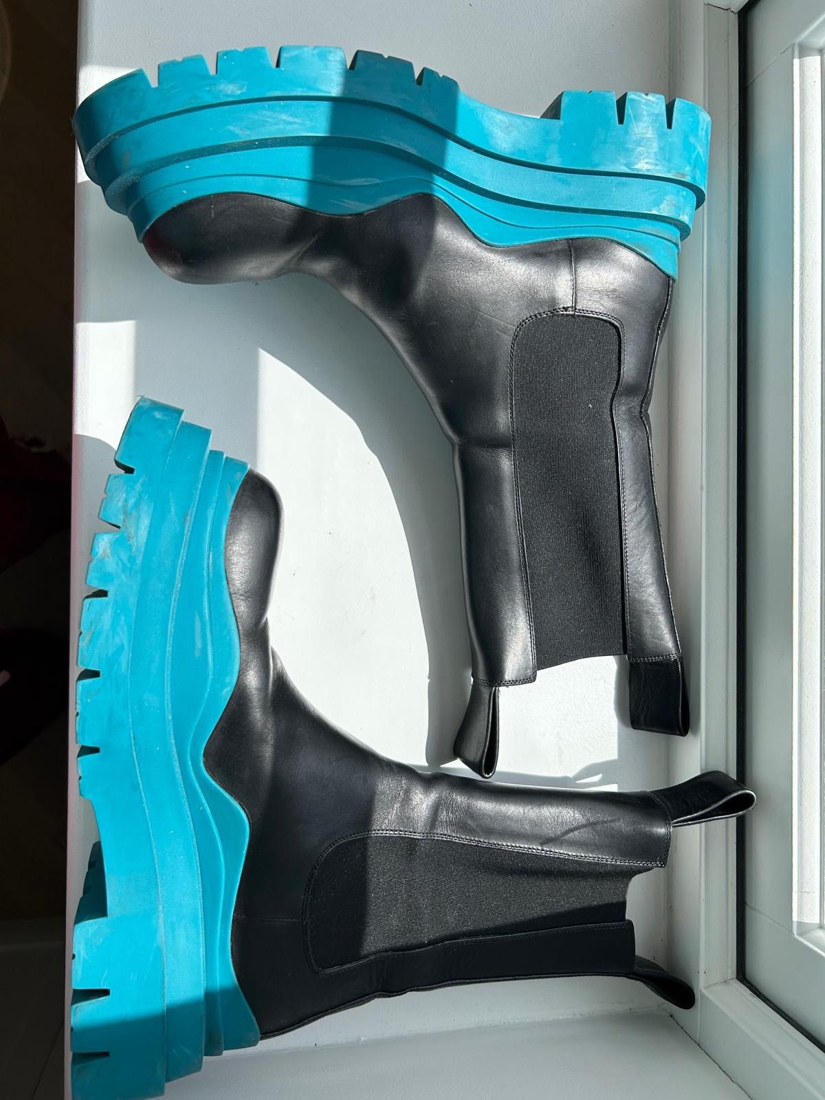 Bottega Veneta Bottega Veneta Black and Blue Tire Chelsea Boots EU 40 Size US 8.5 / EU 41-42 - 5 Thumbnail