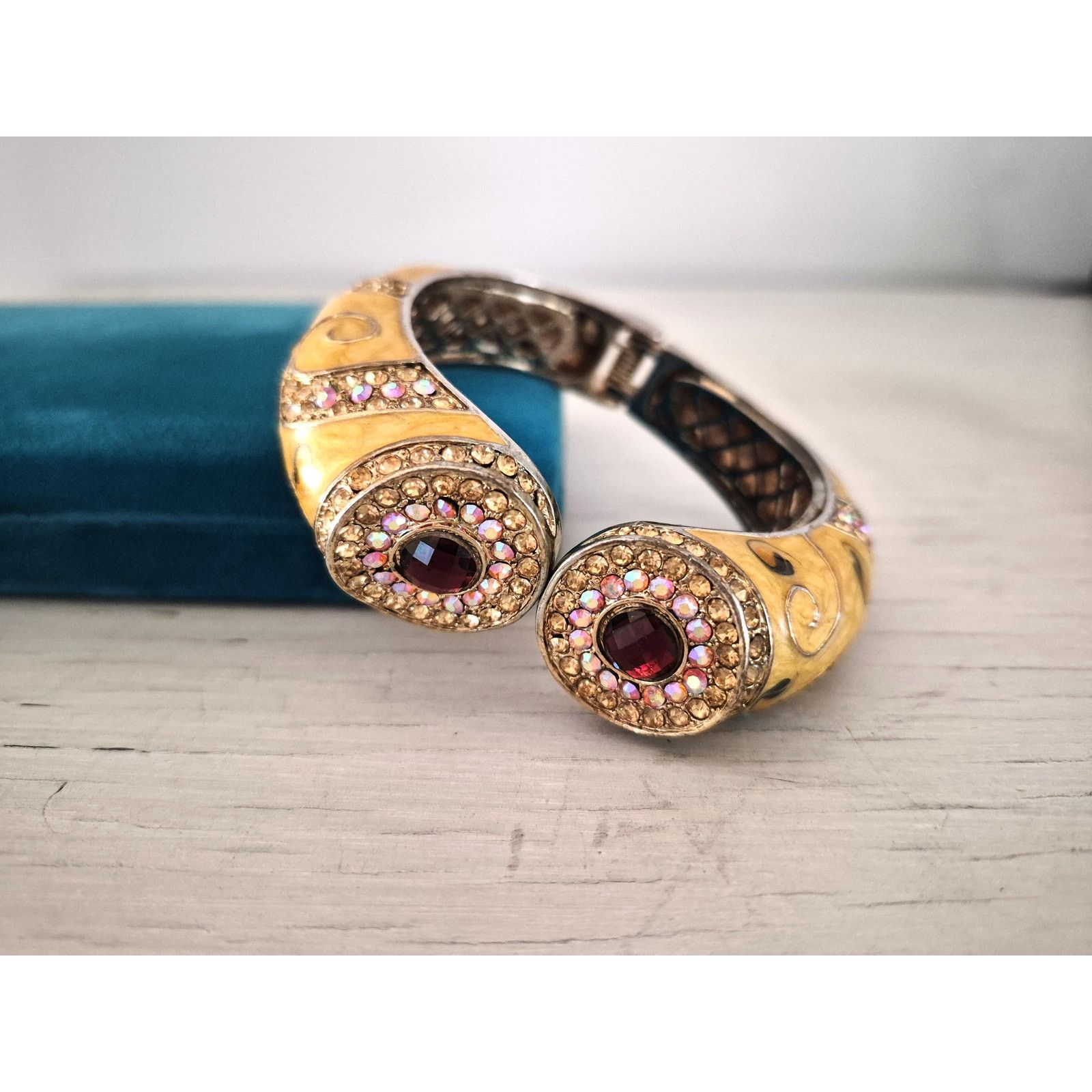 Other Vintage Avant Yellow Enamel and Rhinestone Hinge Bracelet Size ONE SIZE - 1 Thumbnail