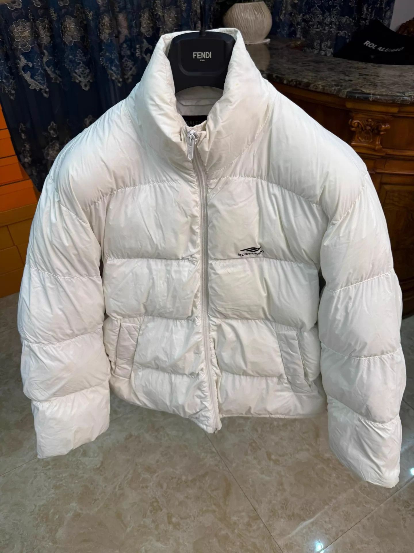 Balenciaga Balenciaga 3B Logo Oversized Ski Jacket Size 44 Size US S / EU 44-46 / 1 - 1 Thumbnail