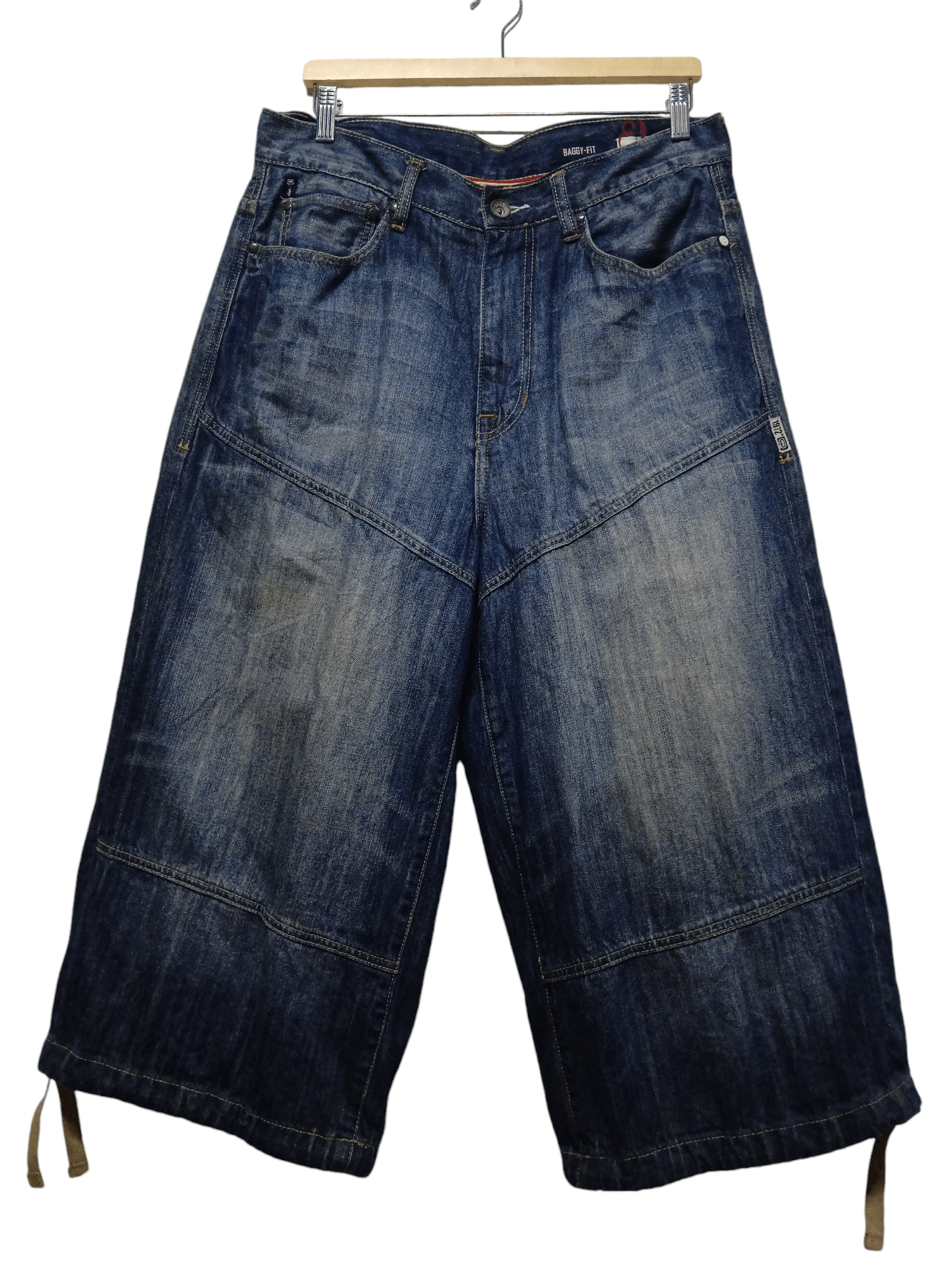 Ecko Unltd. ecko unltd baggy fit short pants Size US 34 / EU 50 - 1 Thumbnail