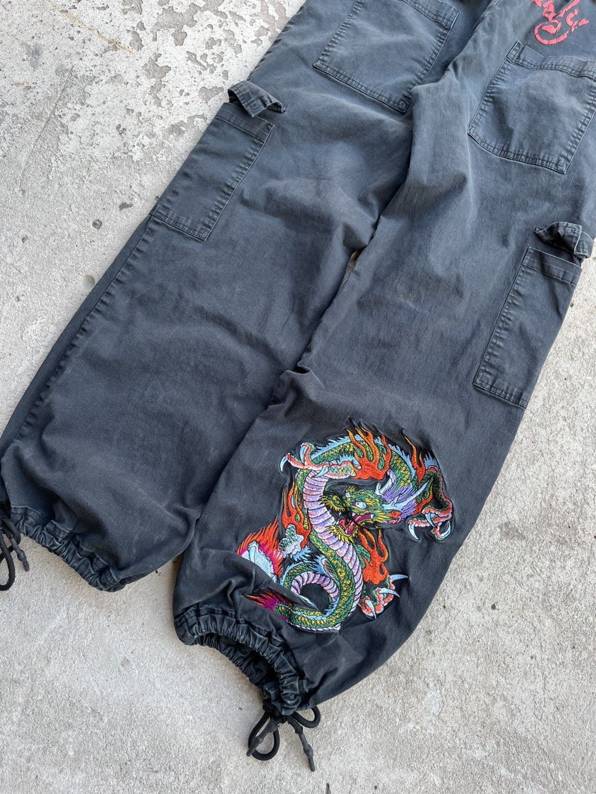 Ed Hardy Ed Hardy x Urban Outfitters Big Logo Cargo Parachute Pants Size 27" / US 4 / IT 40 - 15 Thumbnail