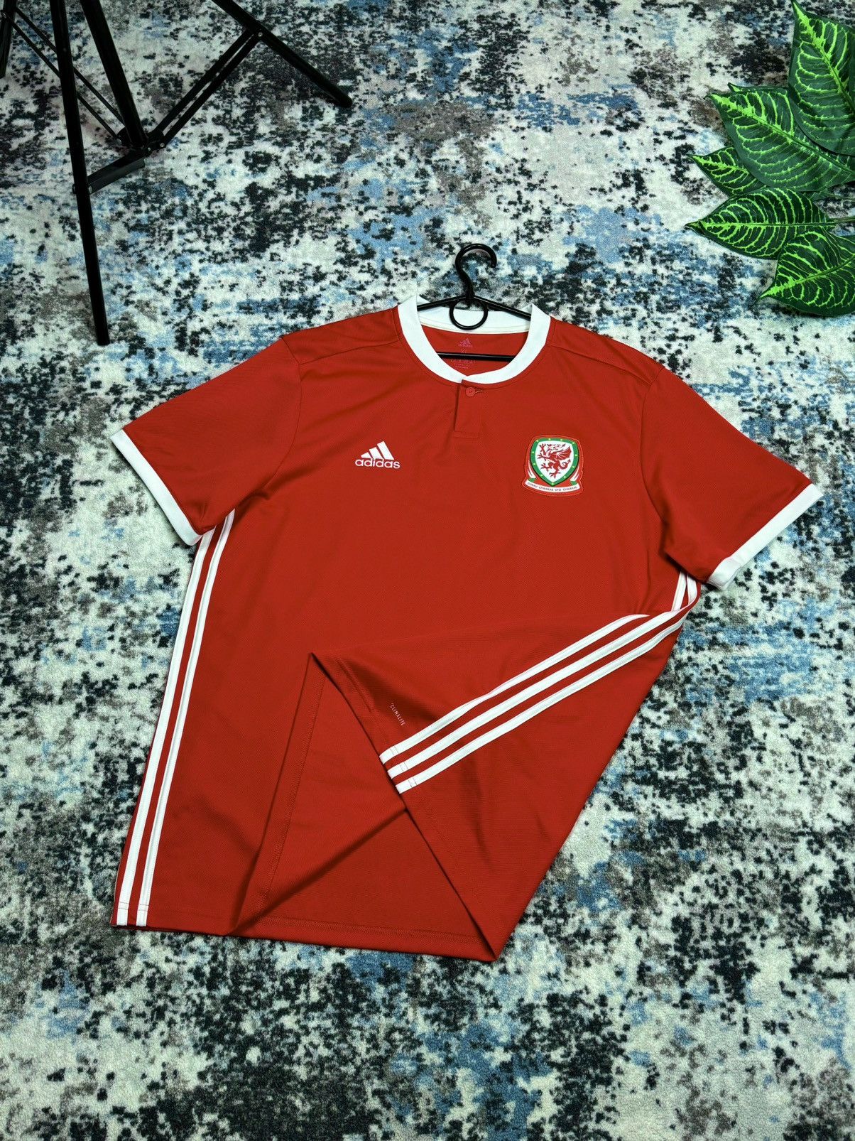Adidas Adidas Wales Home 2018 Soccer Jersey size XL Size US XL / EU 56 / 4 - 1 Thumbnail