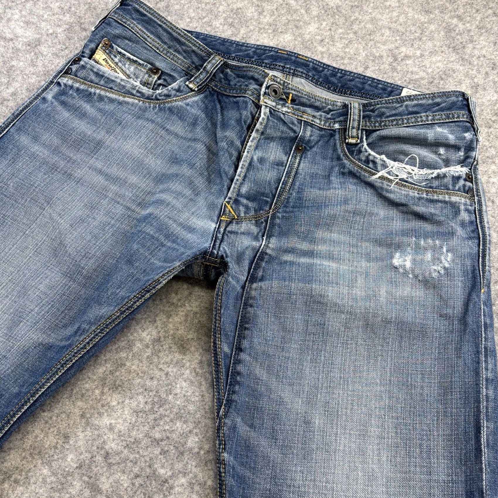 Diesel Diesel Timmen Jeans W36 L32 Men Blue Distressed Pant Wash 0089Z Vintage No Distressed Pattern Regular Denim 5-Pocket Design Mens Size US 36 / EU 52 - 6 Thumbnail