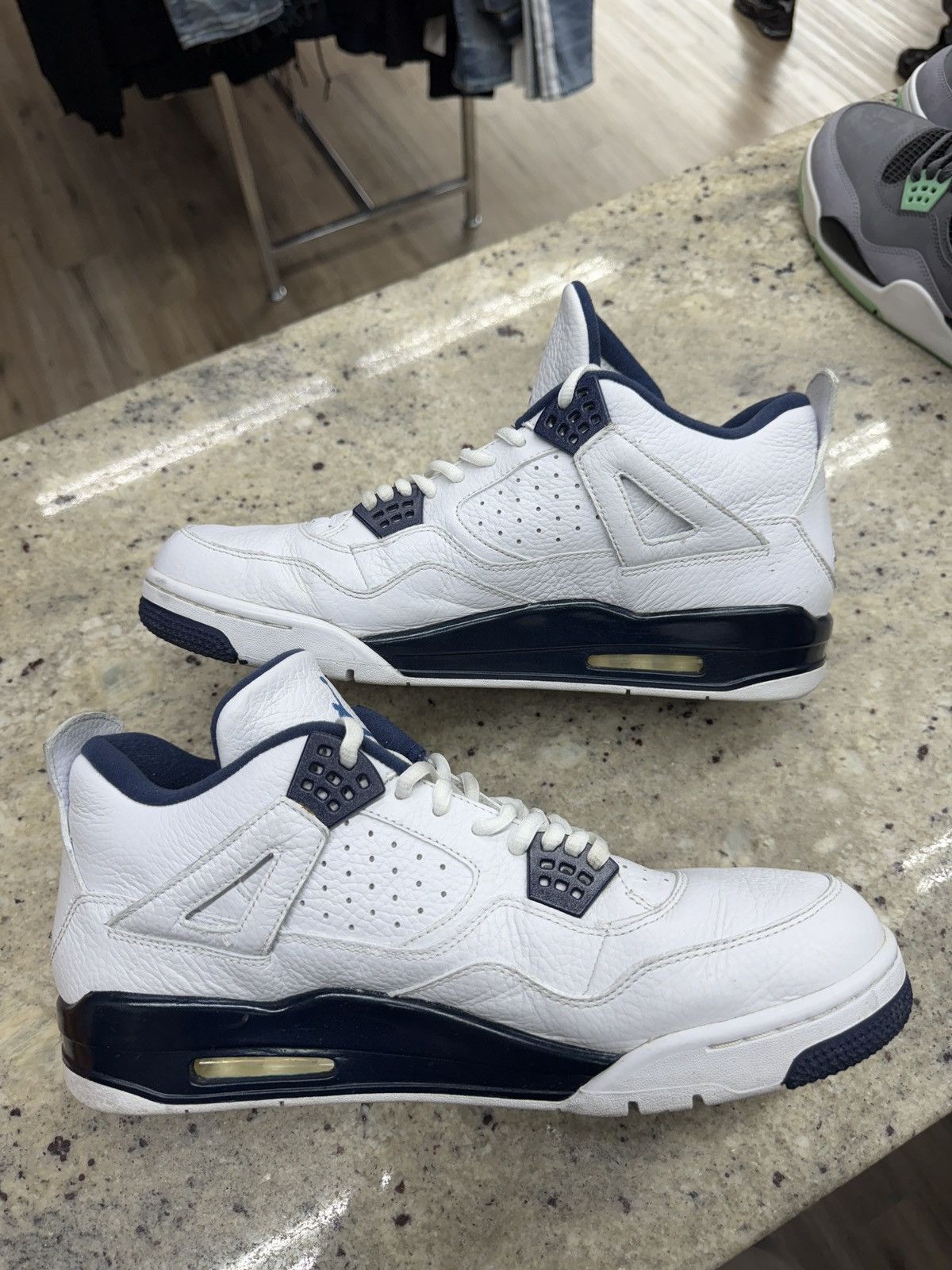 Jordan Brand Air Jordan Columbia 4s Size US 13 / EU 46 - 2 Thumbnail