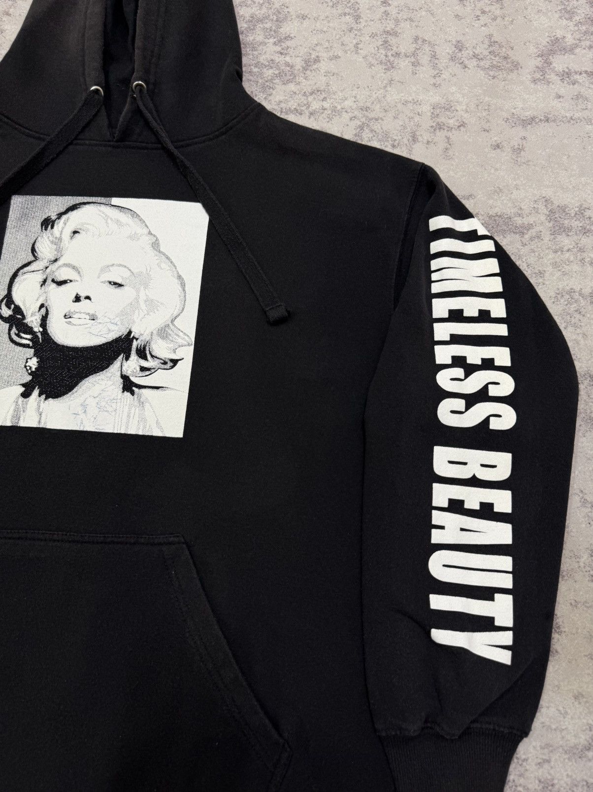 Japanese Brand Mariyln Monroe Graphic Hoodie Timeless Beauty Pullover Sweat Size US XL / EU 56 / 4 - 4 Thumbnail