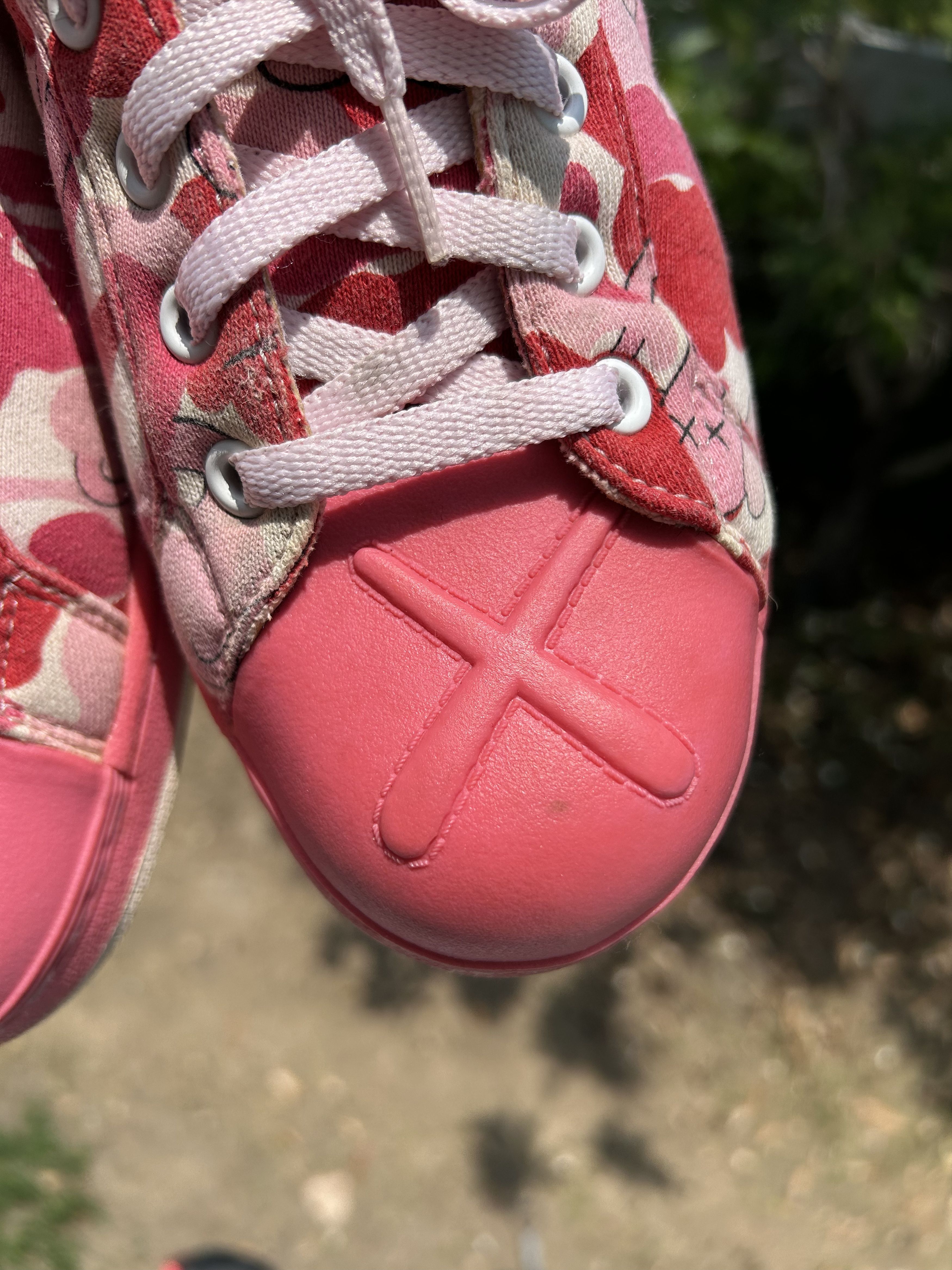 Bape × Kaws A Bathing Ape Skull Sta KAWS Pink Camo [11 US] Size US 11 / EU 44 - 8 Thumbnail