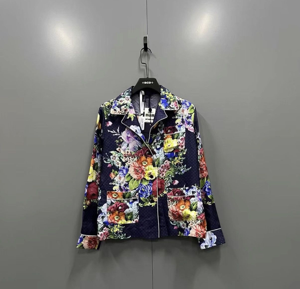 Louis Vuitton Louis Vuitton Floral Silk Logo Shirt J41 Size US XXS / EU 40 - 1 Thumbnail