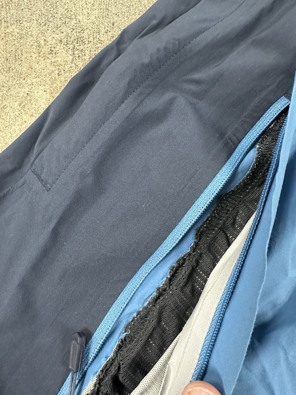 Mountain Hardwear × Vintage Vintage Y2K Mountain Hardwear Blue Zip Up Outdoors Jacket Size US XL / EU 56 / 4 - 7 Thumbnail