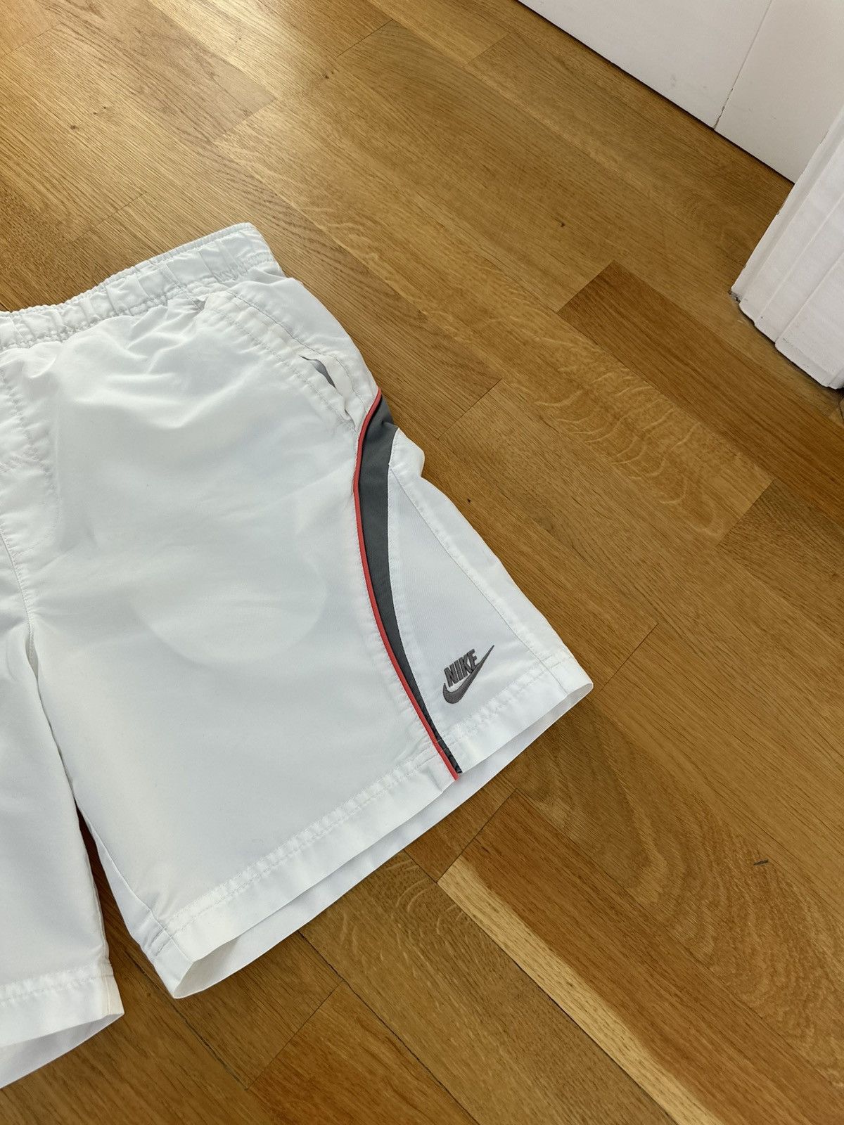 Nike Vintage Nike Shorts Logo M Size White Sportswear Size US 33 - 6 Thumbnail