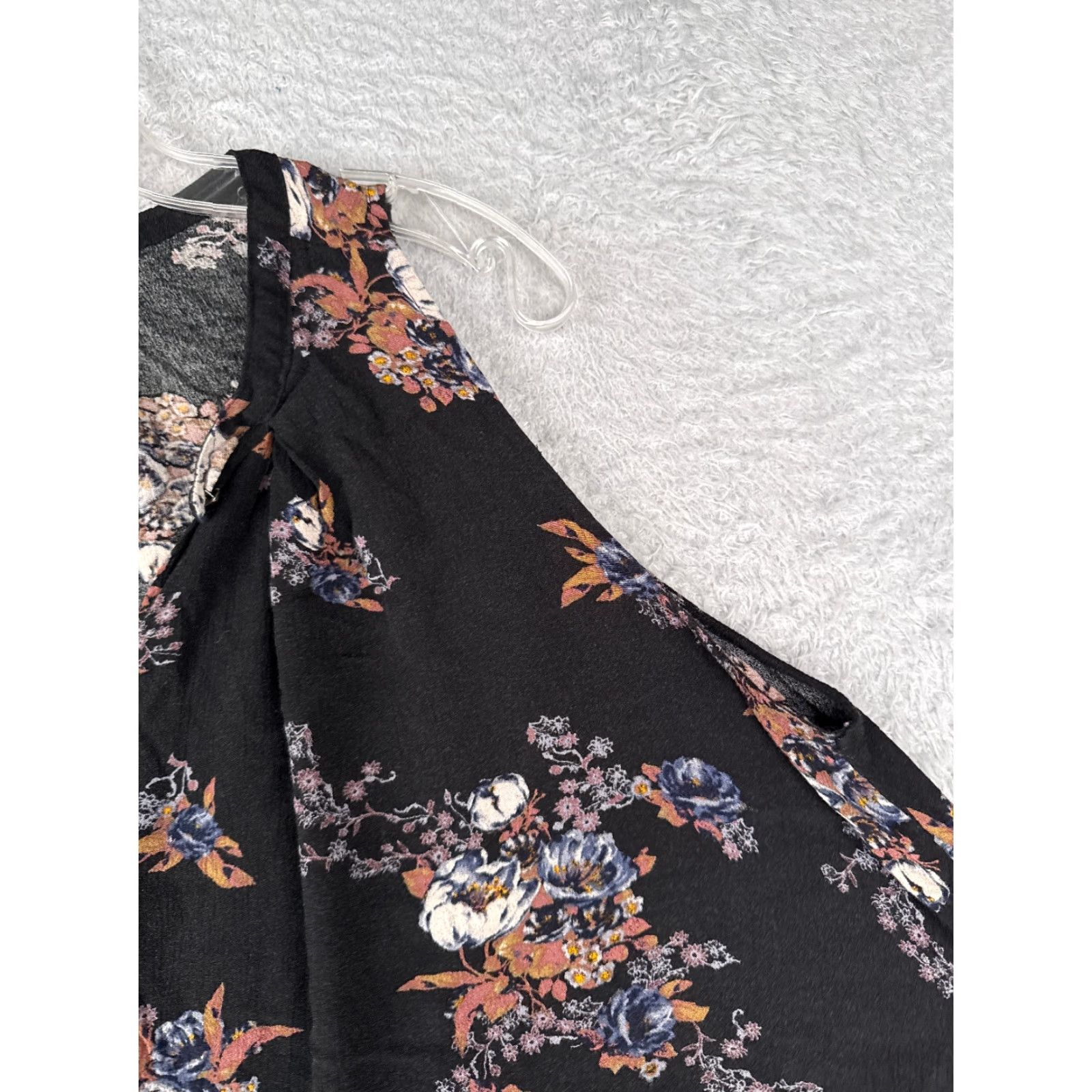 Free People Free People Tunic Top Black Floral Rayon V-Neck Sleeveless Pocket S Bohemian Womens Size S / US 4 / IT 40 - 2 Thumbnail
