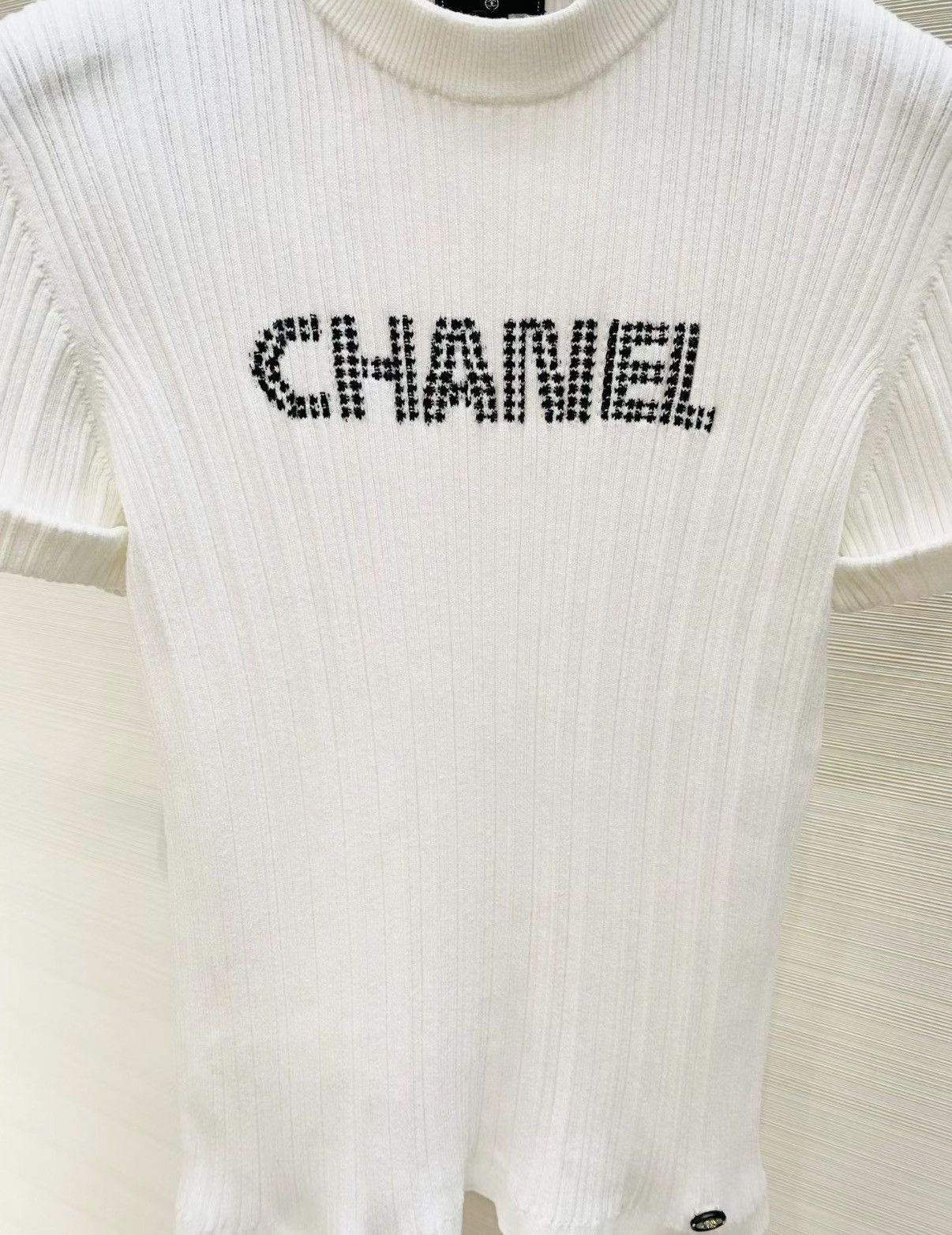 Chanel Chanel F36 White Logo Knit T-Shirt J33 Size XS / US 0-2 / IT 36-38 - 3 Thumbnail