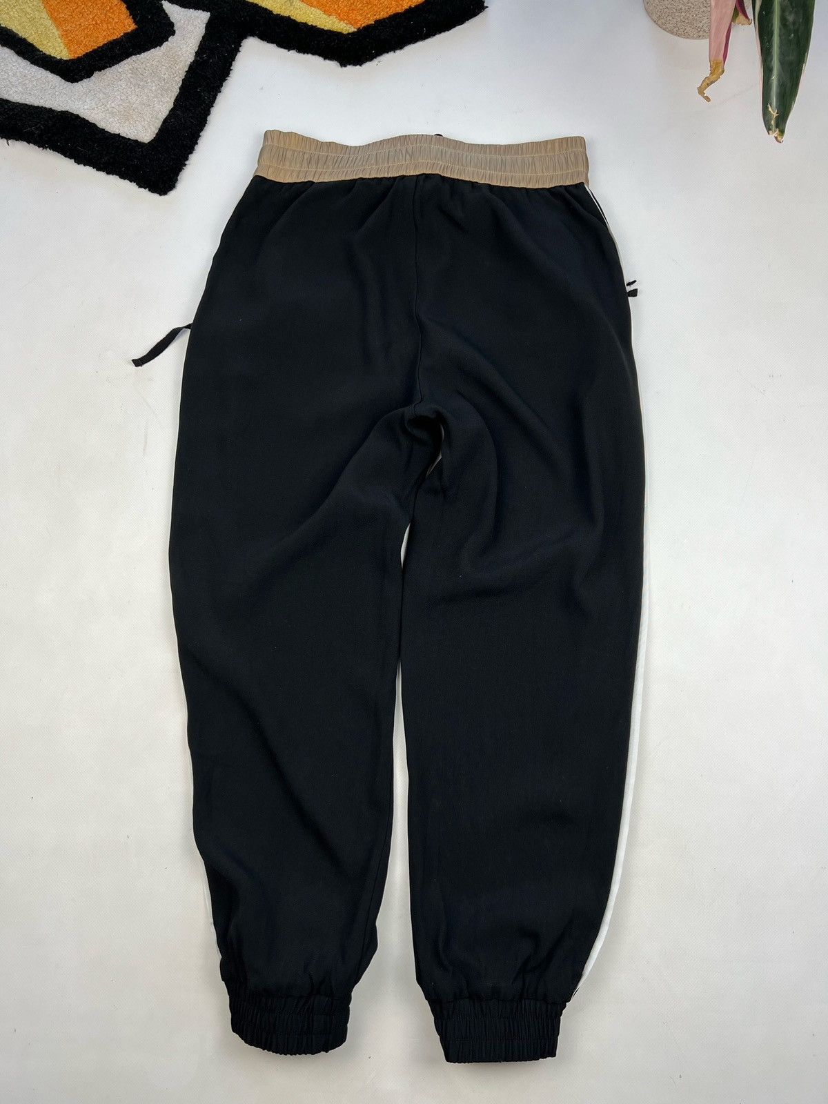 Moncler pants size 6 outlet